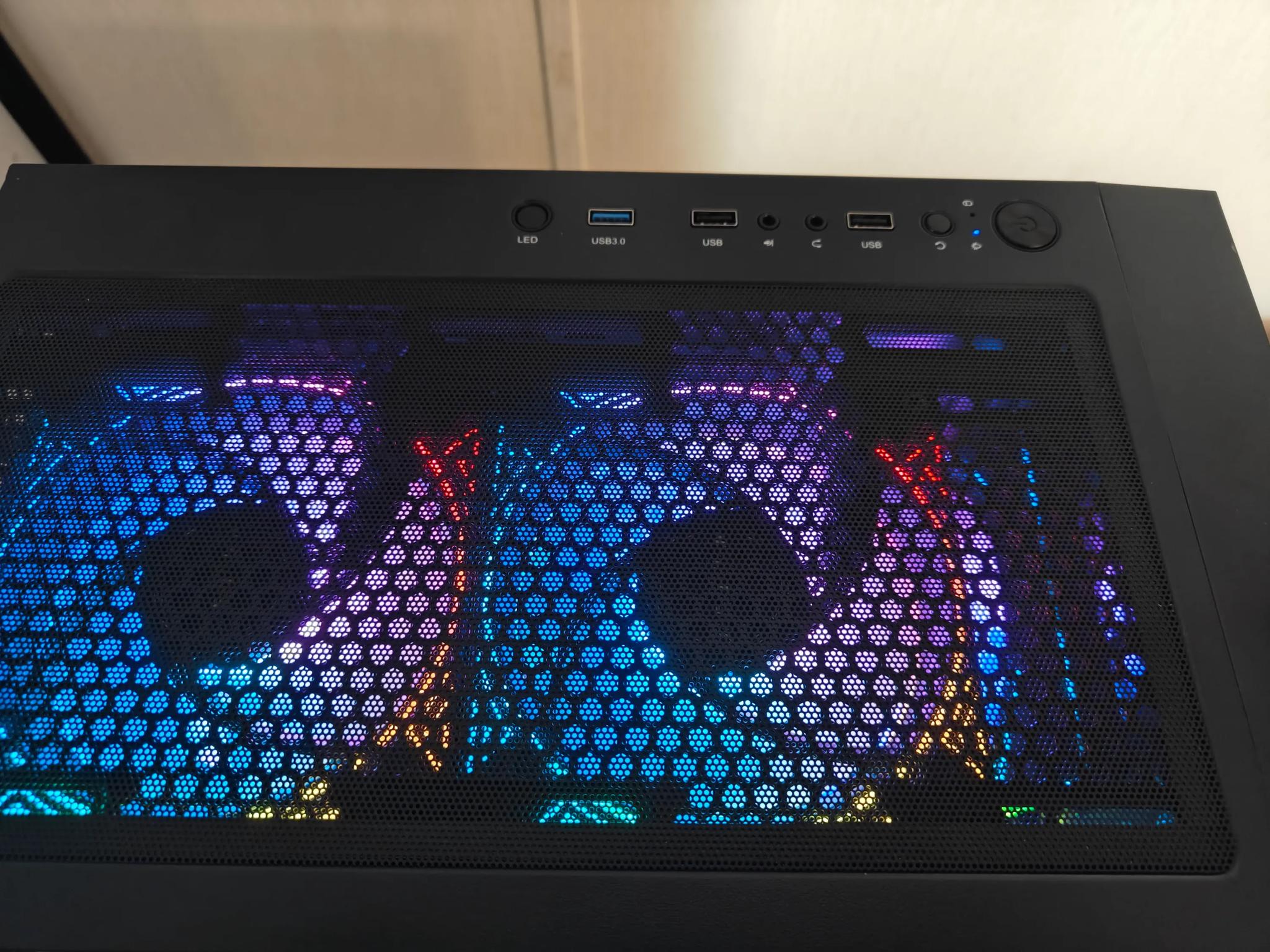 Bismuth Star | GTX 1080 | R5 3600X | 1.25TB NVMe/SSD | 16GB DDR4 RAM | RC-RGB | WiFi | Windows 10