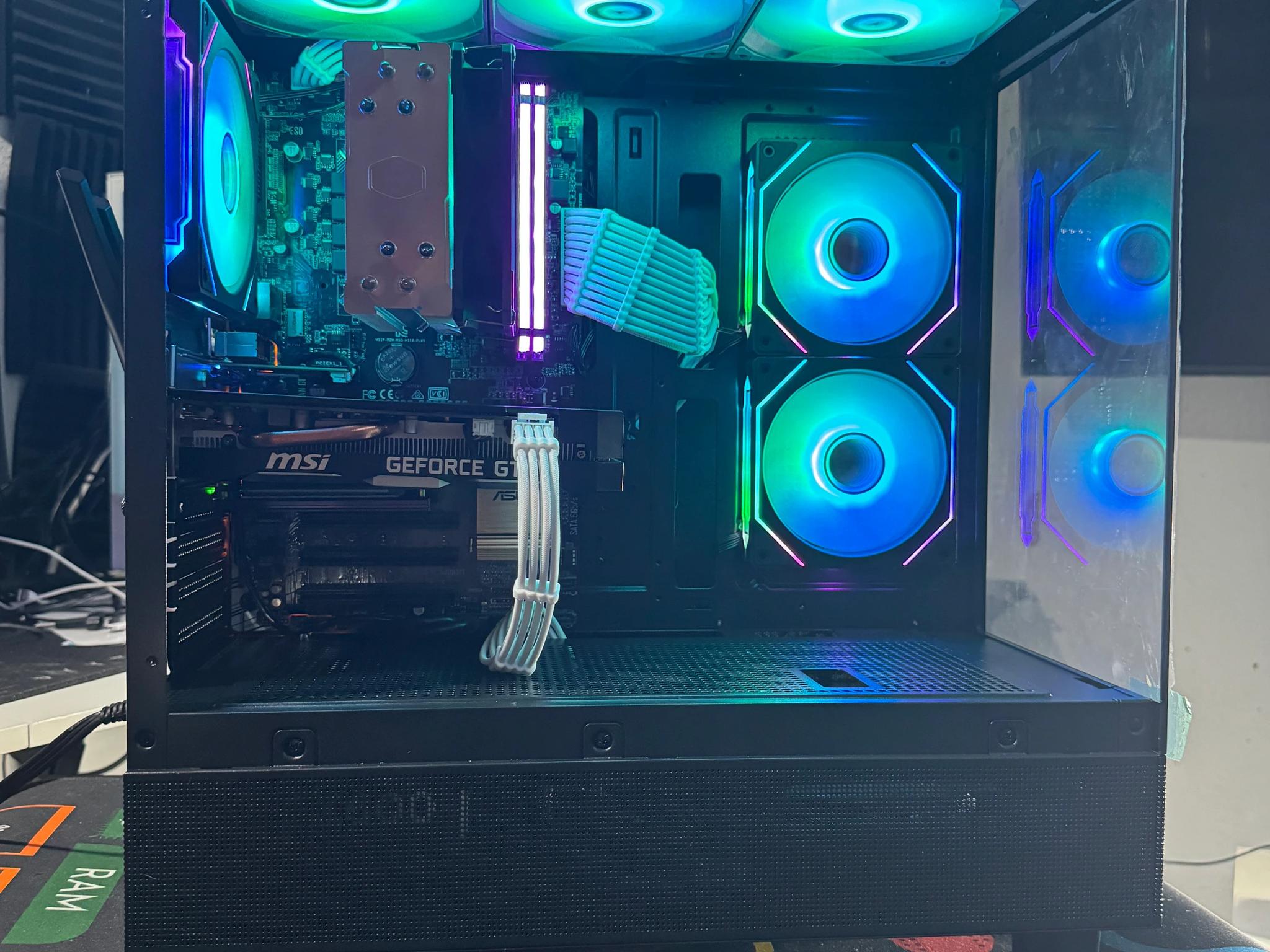 RGB FishTank Gaming PC | i7 7700 | GTX 1660 S | 16GB DDR4 | 1TB SSD