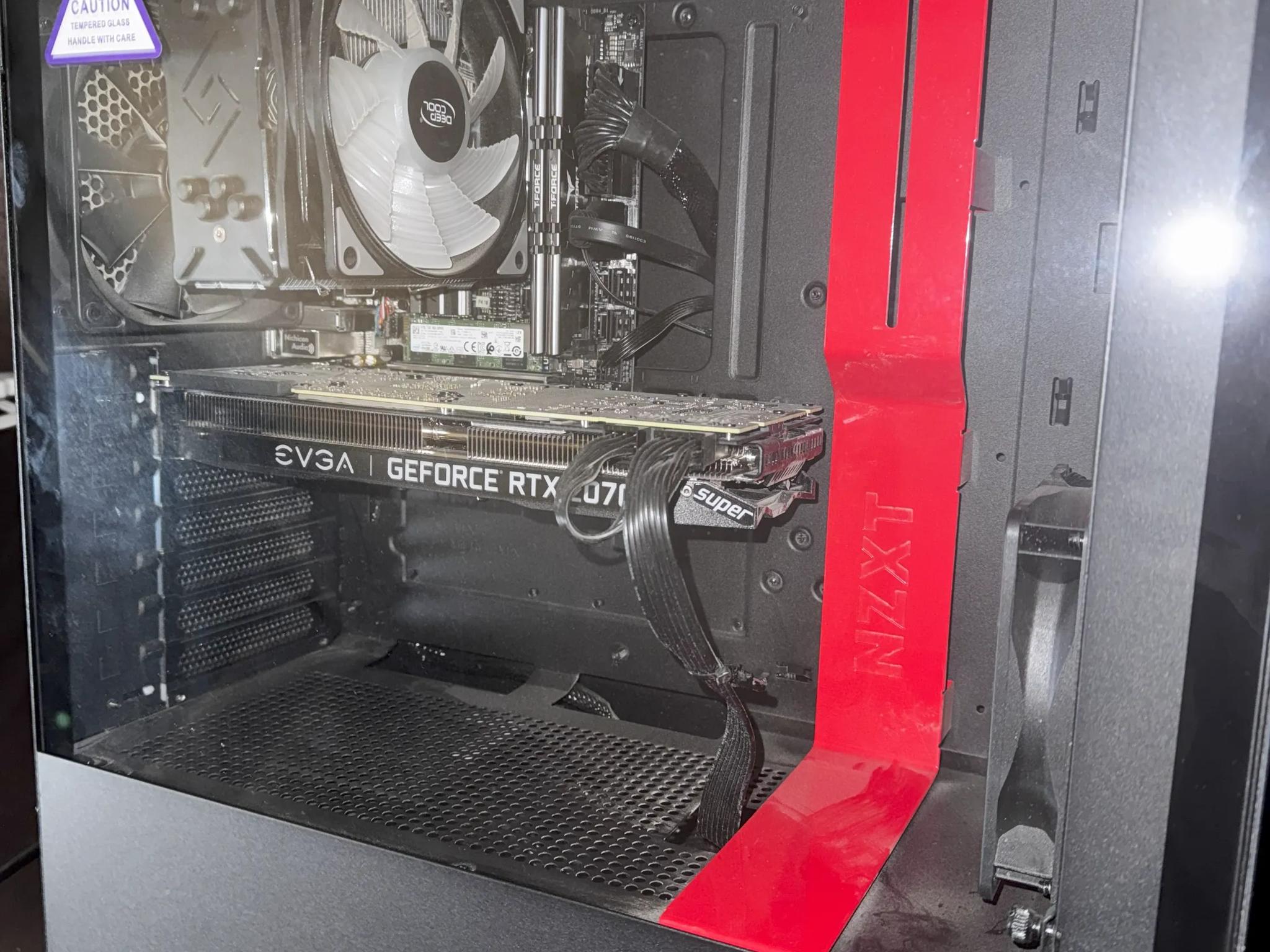 Gaming PC - 2070 Super, Intel i5-9600k, 16 GB RAM 3000 MHz, Intel 660p 1TB SSD