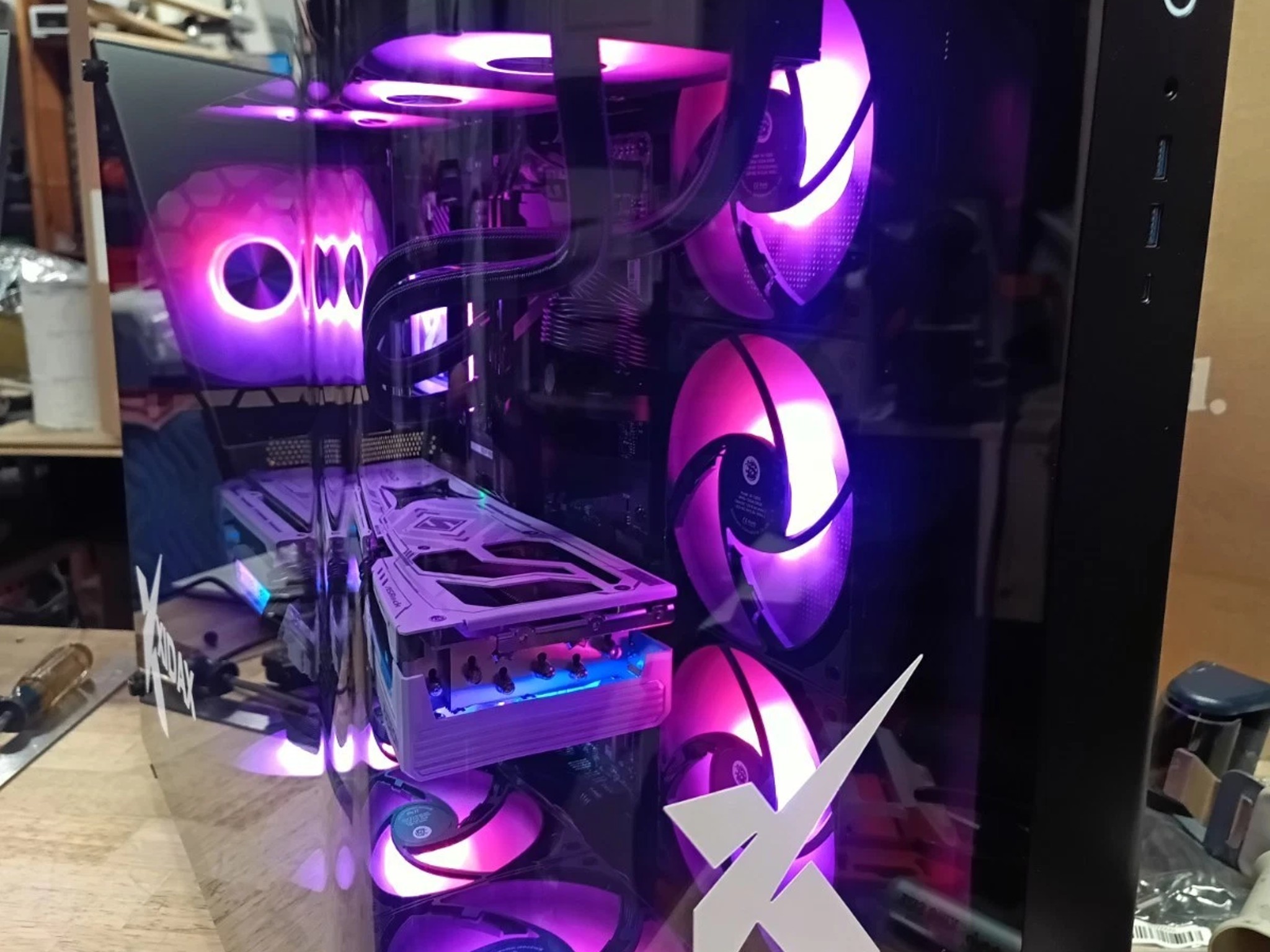 Xidax Gaming PC 9070 XT 9800 X3D 32GB 5600 DDR5 2TB NVME SSD