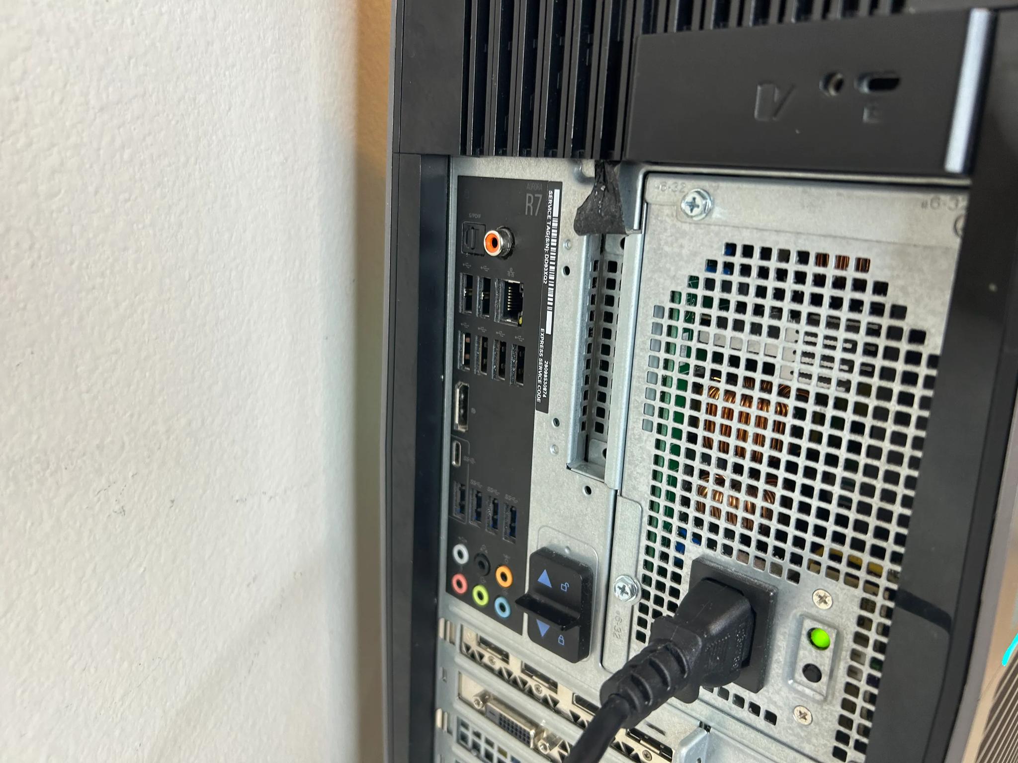 👽 i7 8700k / GTX 1080 / 32gb ddr4 / 500gb ssd+1tb hdd / ALIENWARE R7
