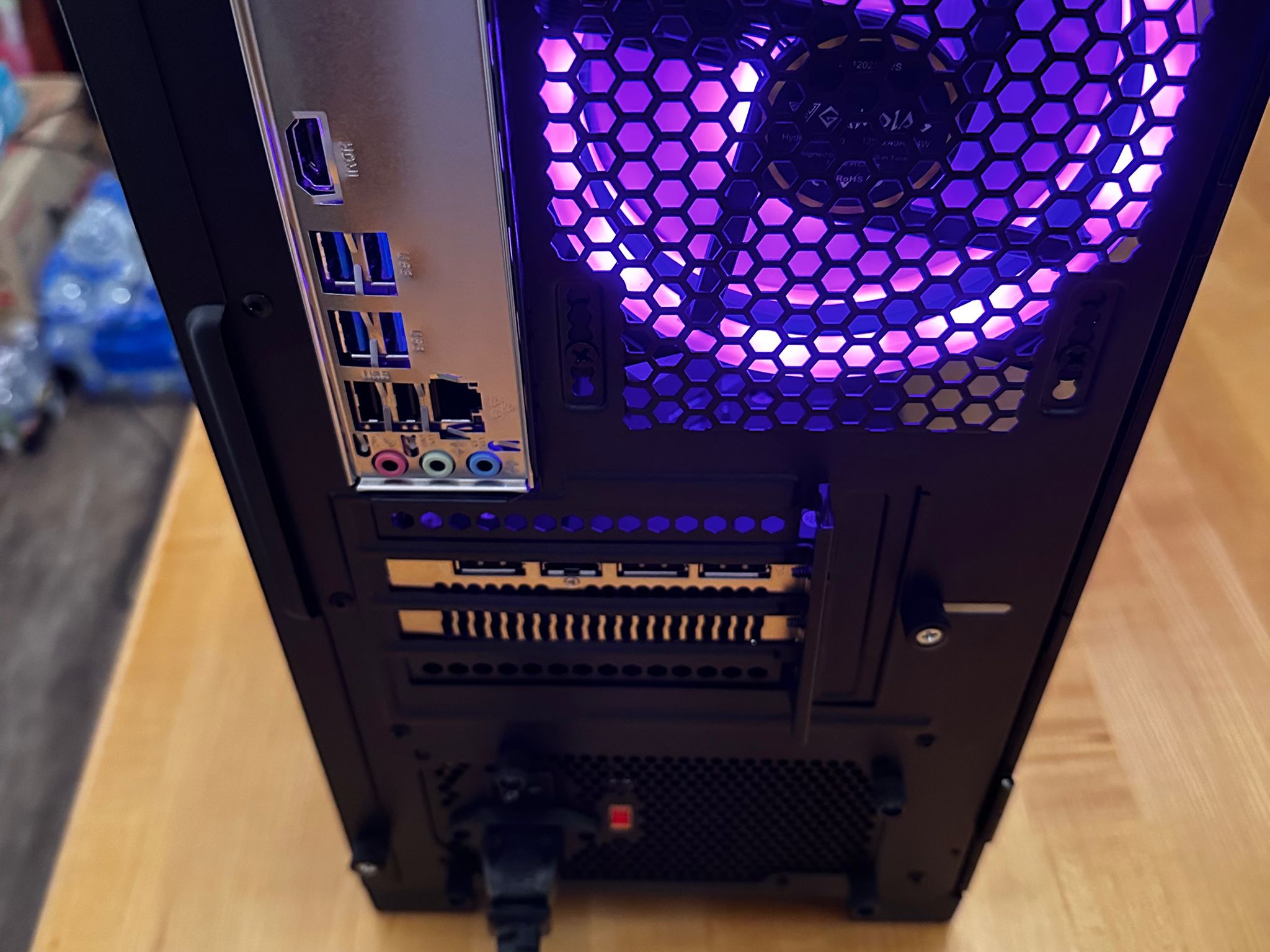 ⚫️ 🥷 🐈‍⬛ | RX 5700xt, Ryzen 5 3500x, 1tb SSD, 16gb DDR4, WiFi Equipped Streaming/Gaming PC