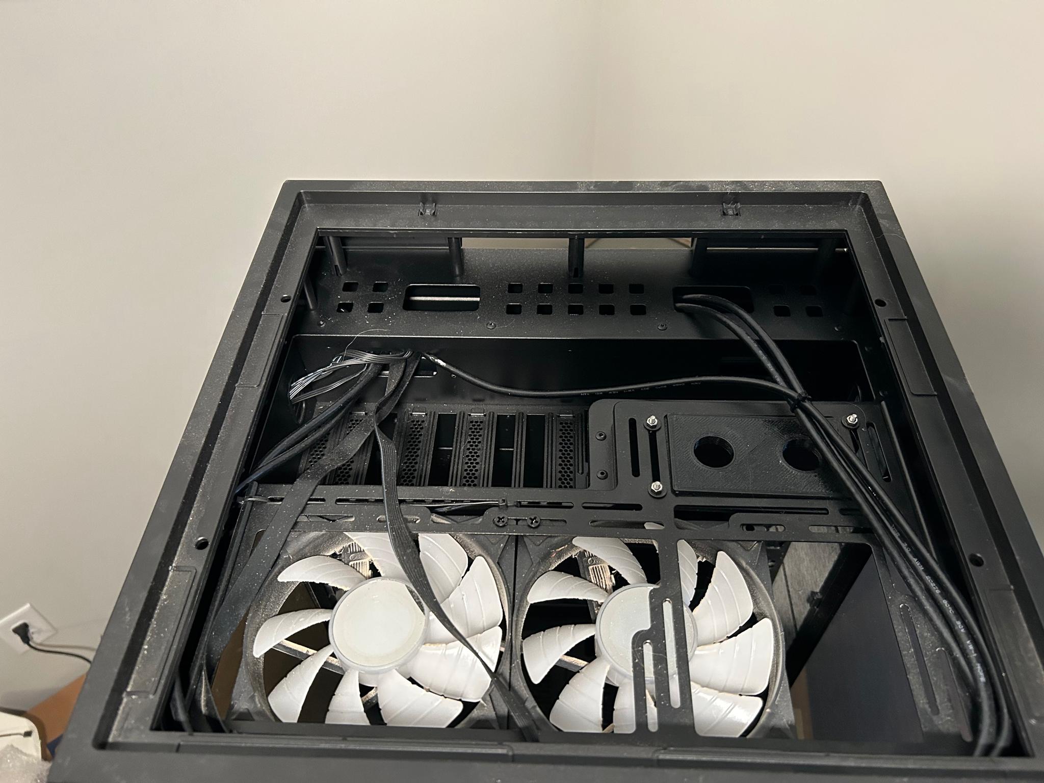 Thermaltake Tower 500 w/ 4x aRGB fans
