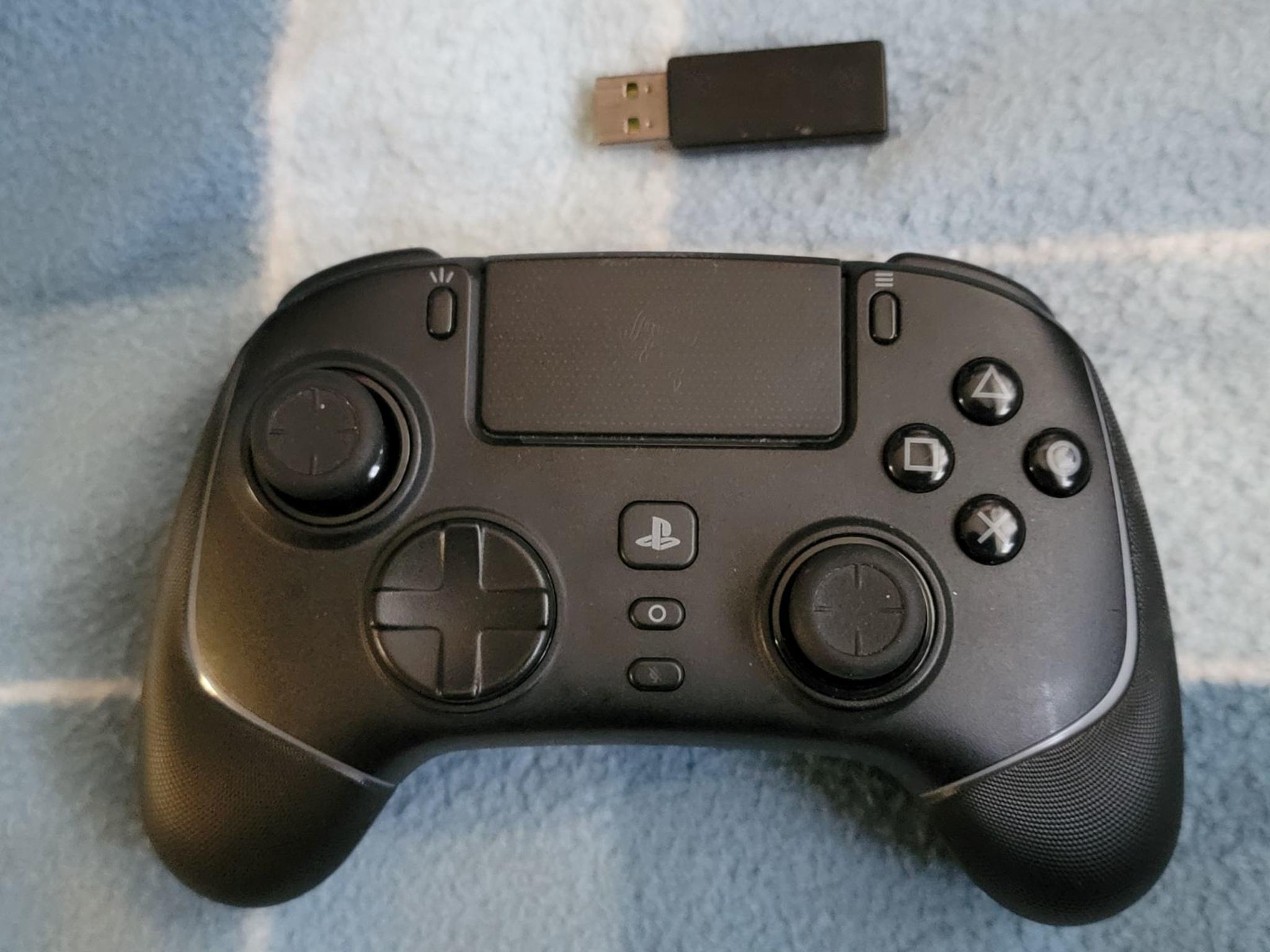 Razer Wolverine V2 Pro Controller - RGB - PC/PS5 - Used