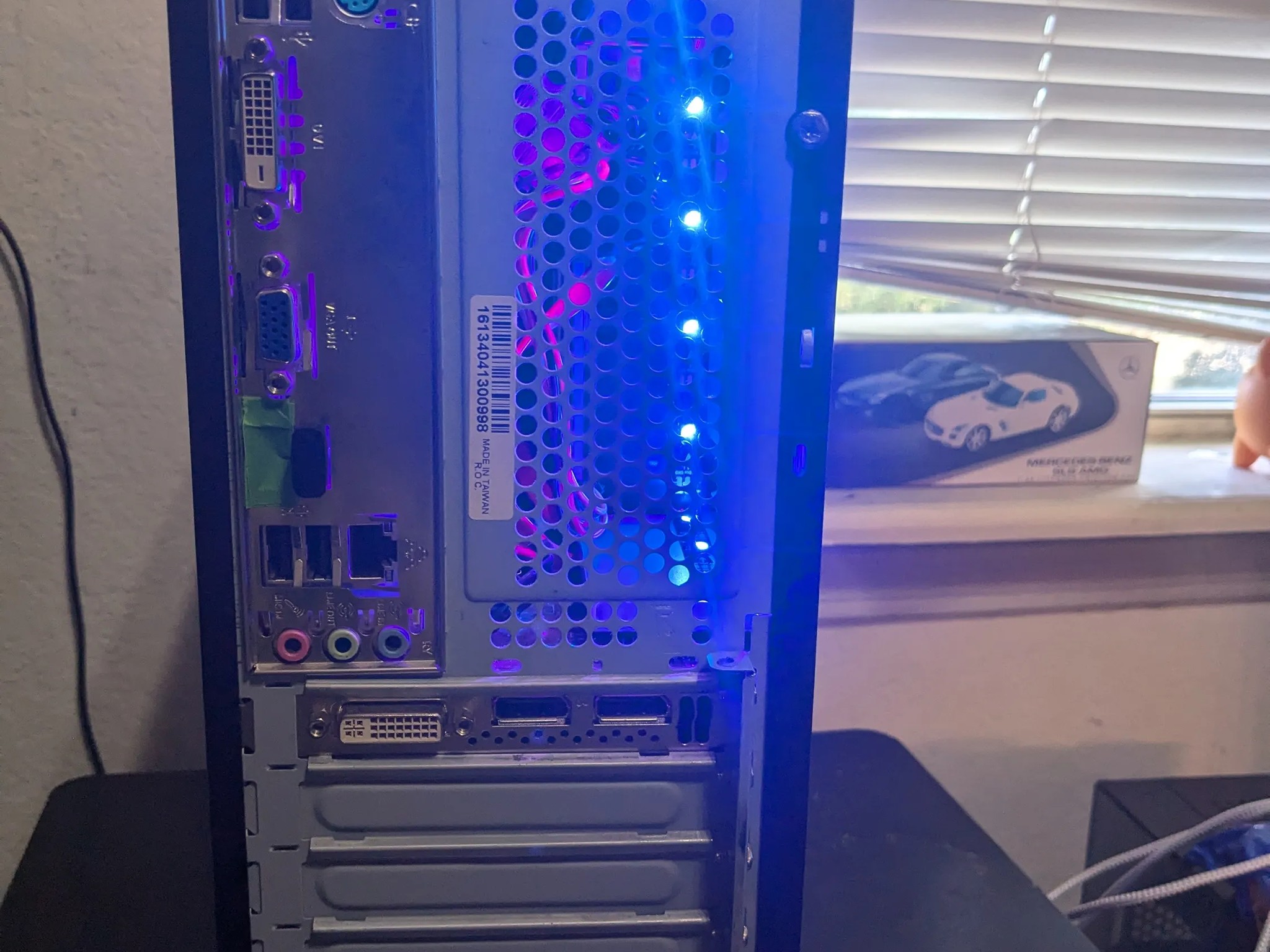 i5-2400, 16GB DDR3, Quadro K2200 4GB (GTX 750 TI), 400GB SSD, Win10, RGB