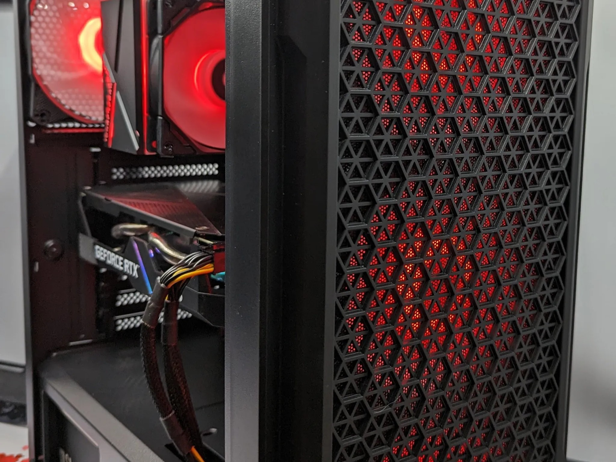 DENT SALE! Ryzen 5 5600 / 16GB DDR4 / 1TB SSD / RTX2060 6GB