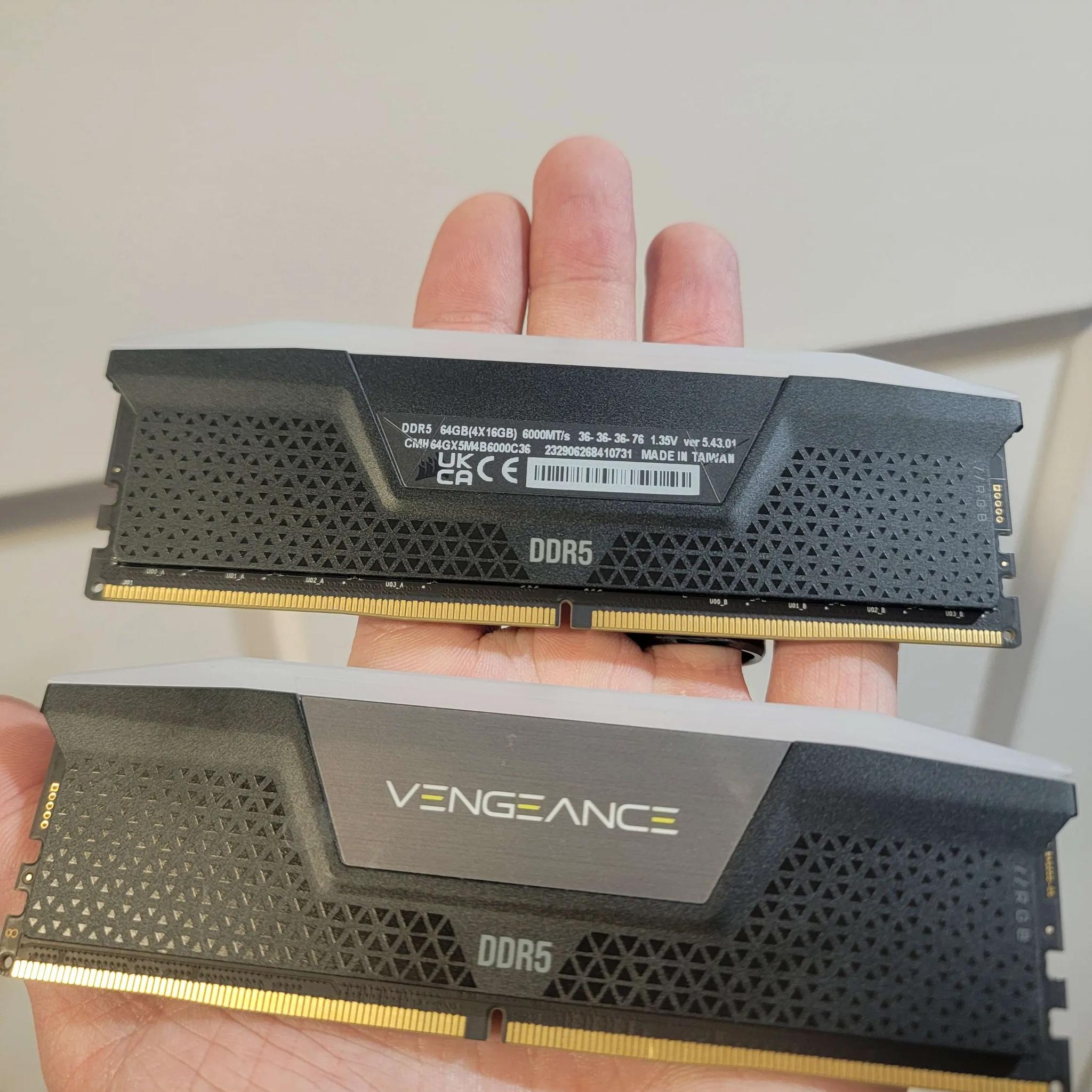 32GB 6000MHz DDR5 Vengeance RGB (16GB x 2)