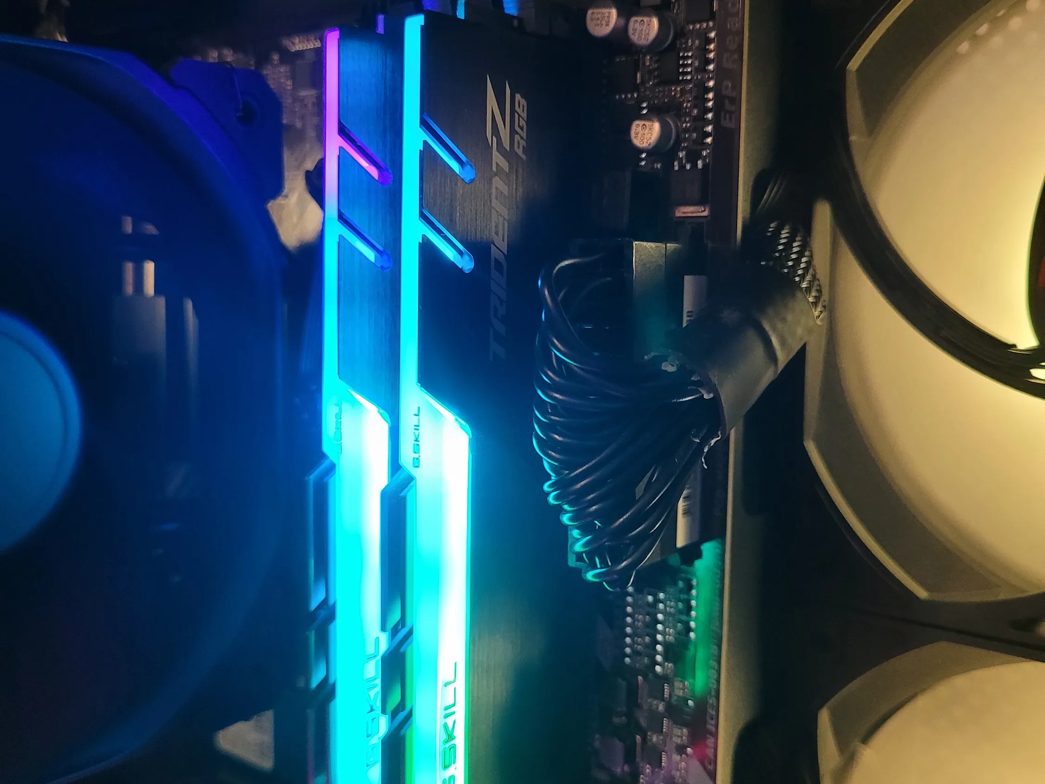 💣 TANK 💣 // Ryzen 7 5700x // RTX 3070 // 32GB DDR4 // 1TB NVME // WIFI + BT