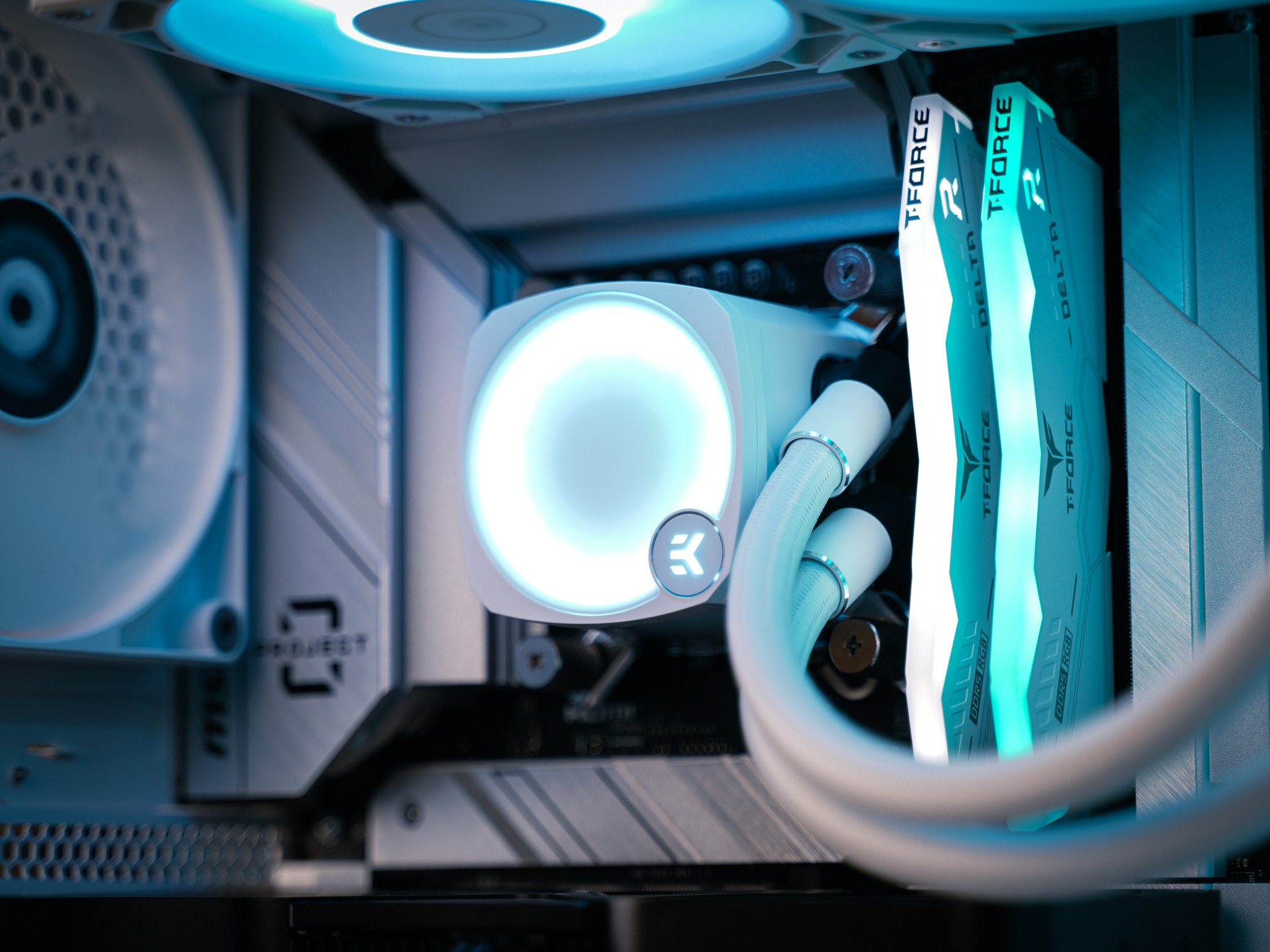 “H1D3W4R3” RTX 4070 SUPER i7 13700KF 32GB Windows 11 PRO 2TB M.2 Workstation Gaming PC