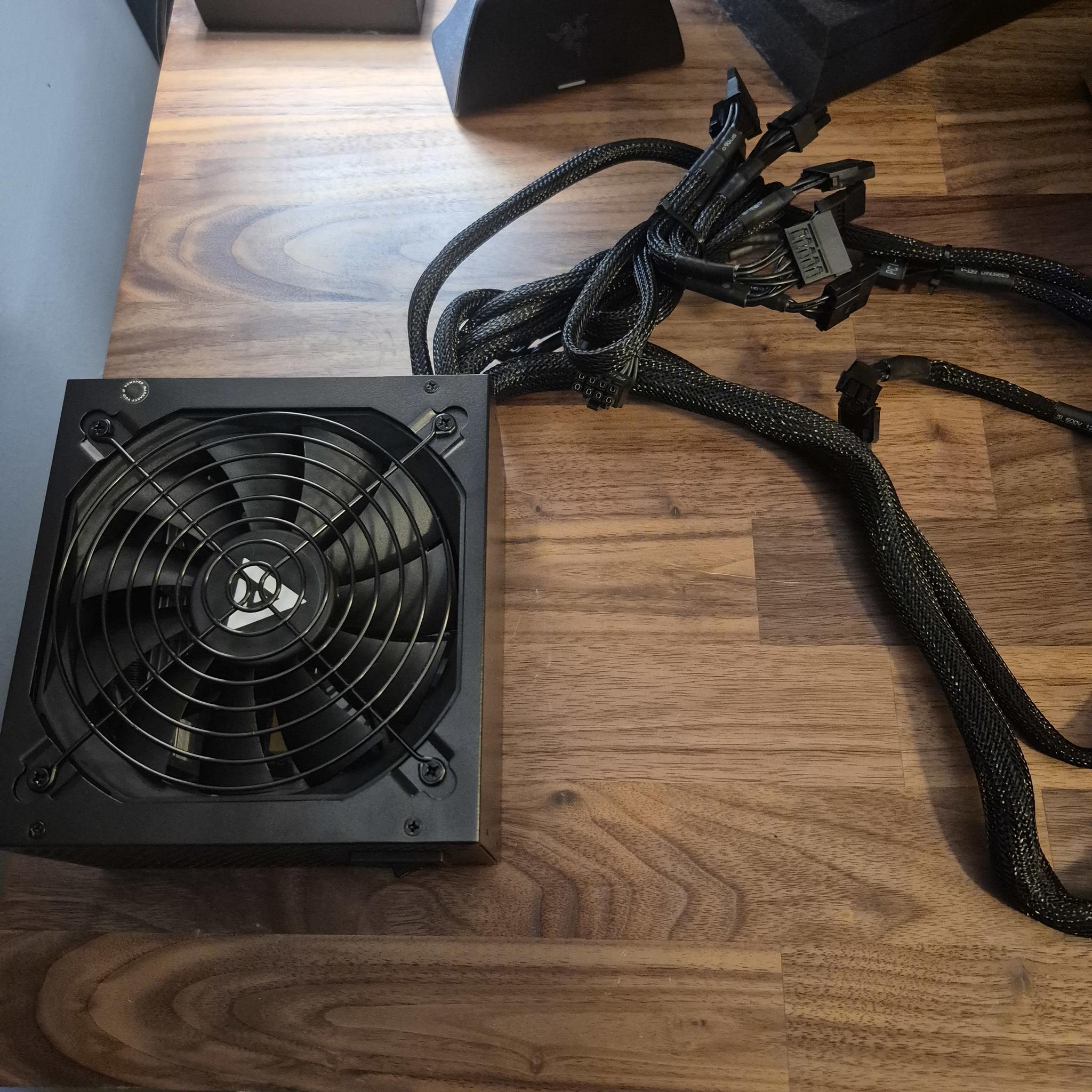 Apevia prestige 600 watt 80+ gold