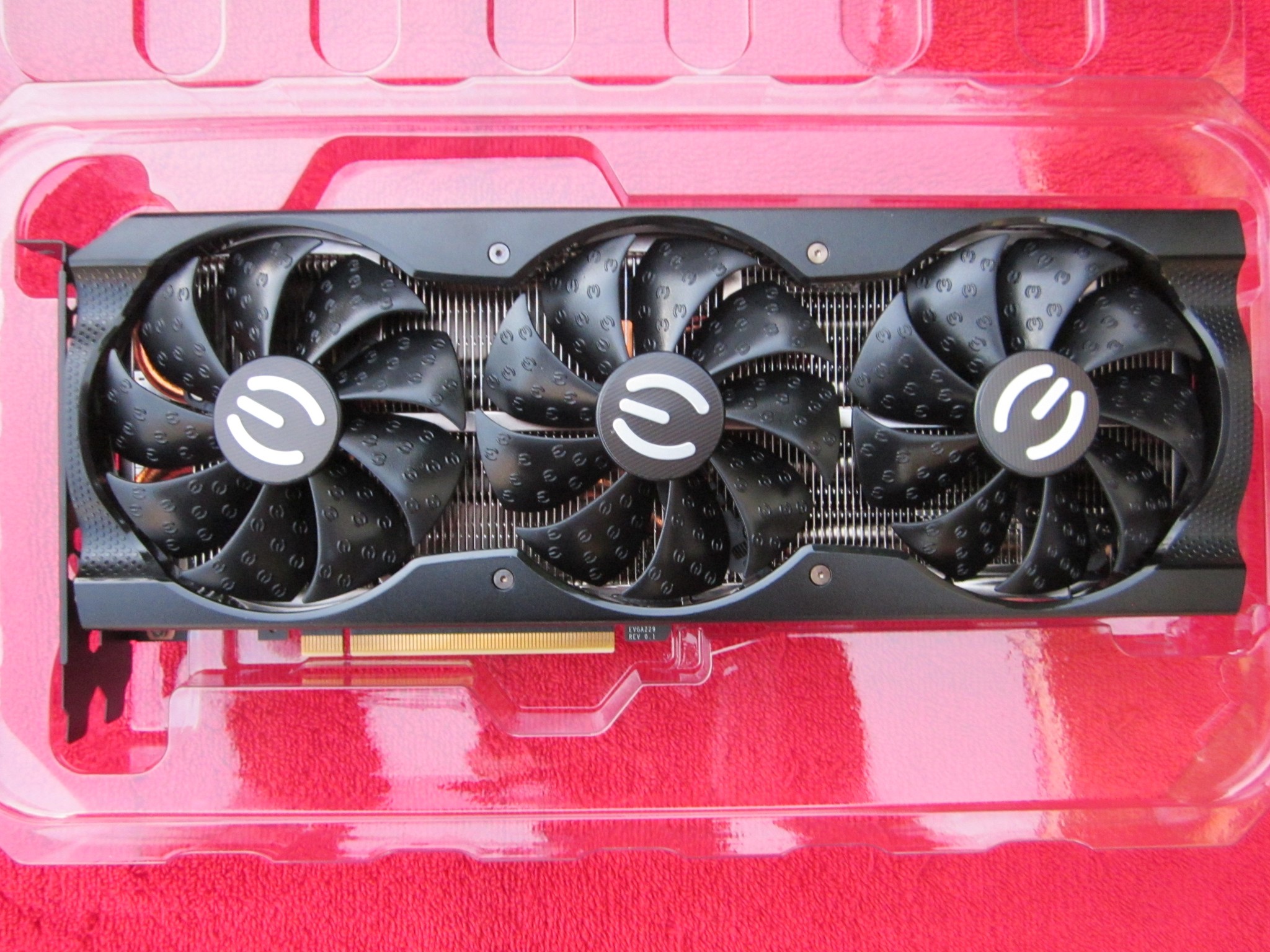 EVGA GeForce RTX 3070 XC3 ULTRA GAMING, 08G-P5-3755-RL, 8GB GDDR6, ARGB LED, Metal Backplate