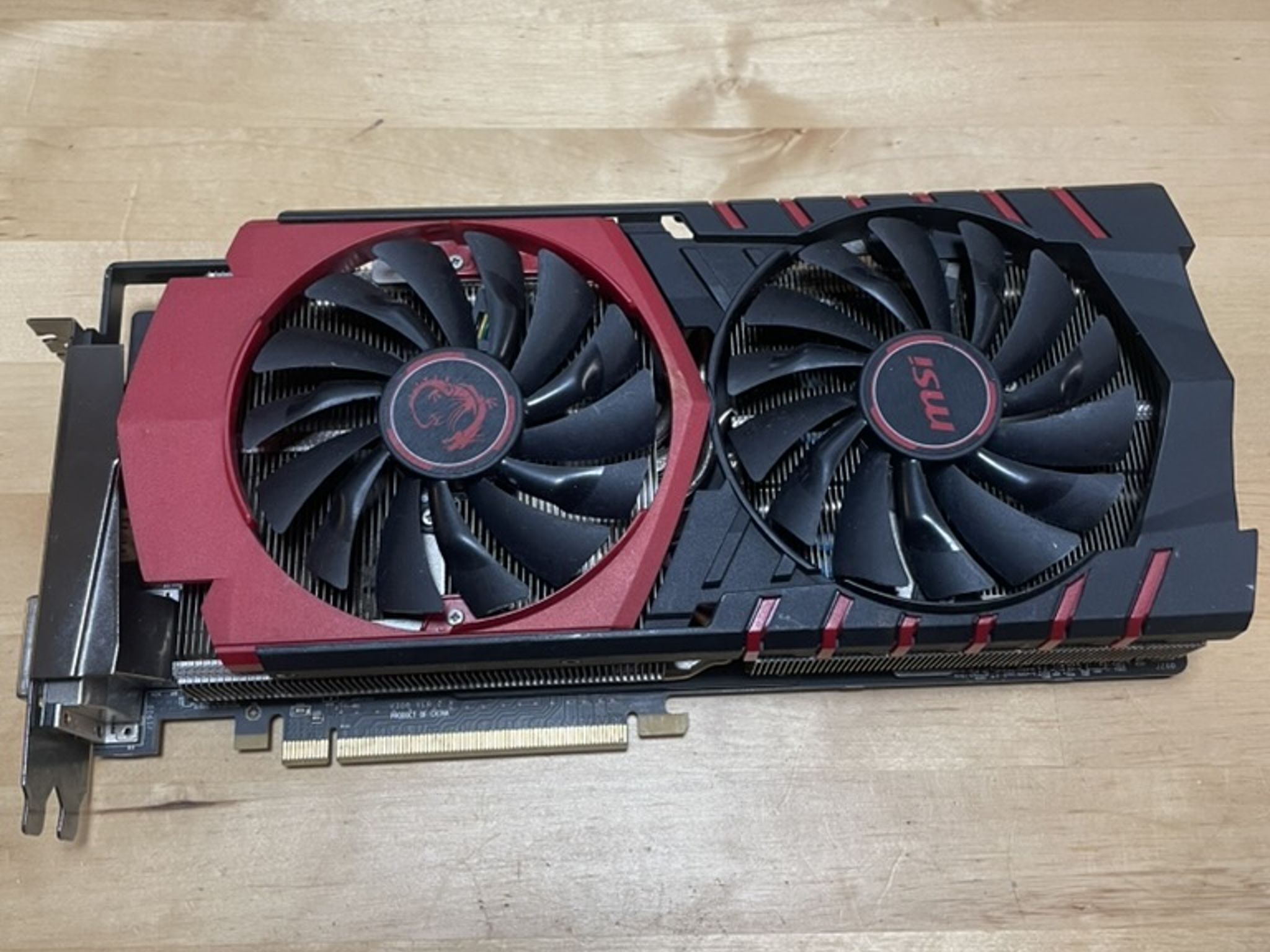 MSi R9 390 Gaming 8GB (READ, NOT WORKING)