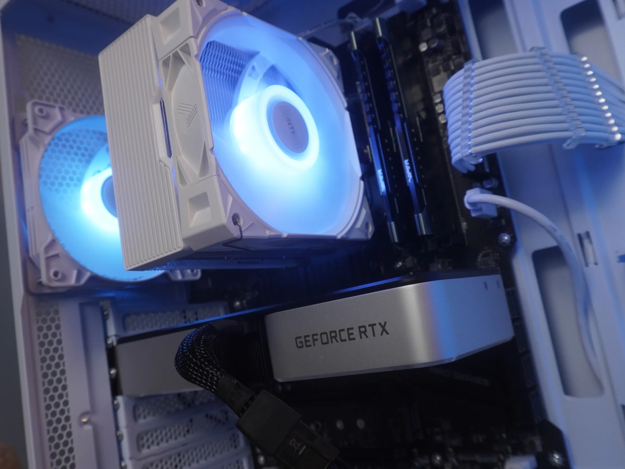 🤍AESTHETIC🤍 1440p/1080p GAMING MACHINE 💚RTX 3060ti 🧡 Ryzen 5 3600 | 32GB | WIFI