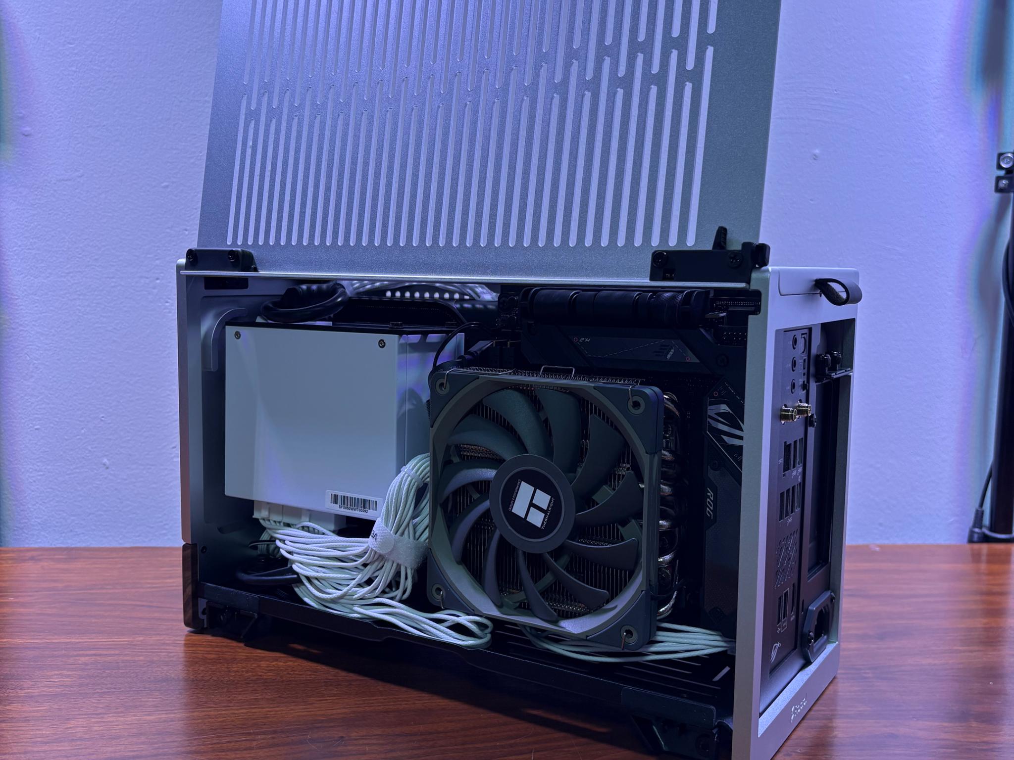 RTX 5080 FE | Ryzen 7 7800X3D | 32GB DDR5 | 2TB SSD | 850W PSU | 1x 120mm Fan | Fractal Terra ITX