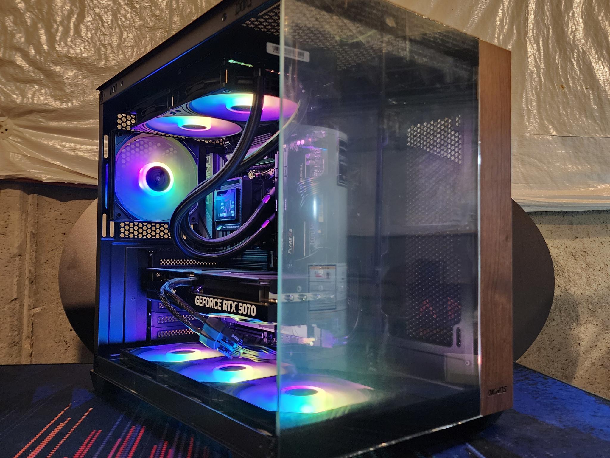 Nvidia RTX 5070 / Ryzen 7 9700X / 32GB DDR5 RAM / 1TB NVMe SSD