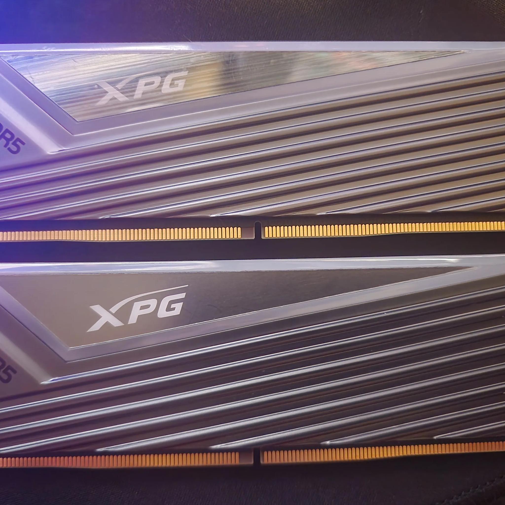 ADATA XPG 32GB (2 x 16GB)(DDR5-6000) UDIMM Memory - Tungsten Gray