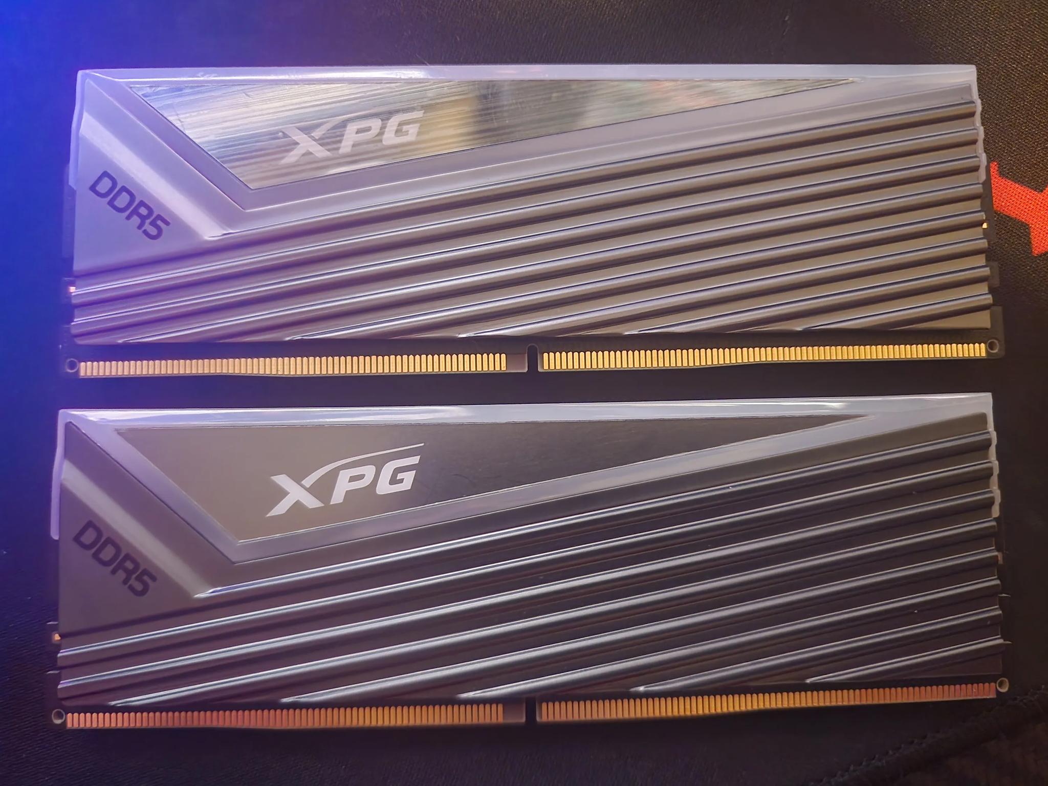 ADATA XPG 32GB (2 x 16GB)(DDR5-6000) UDIMM Memory - Tungsten Gray