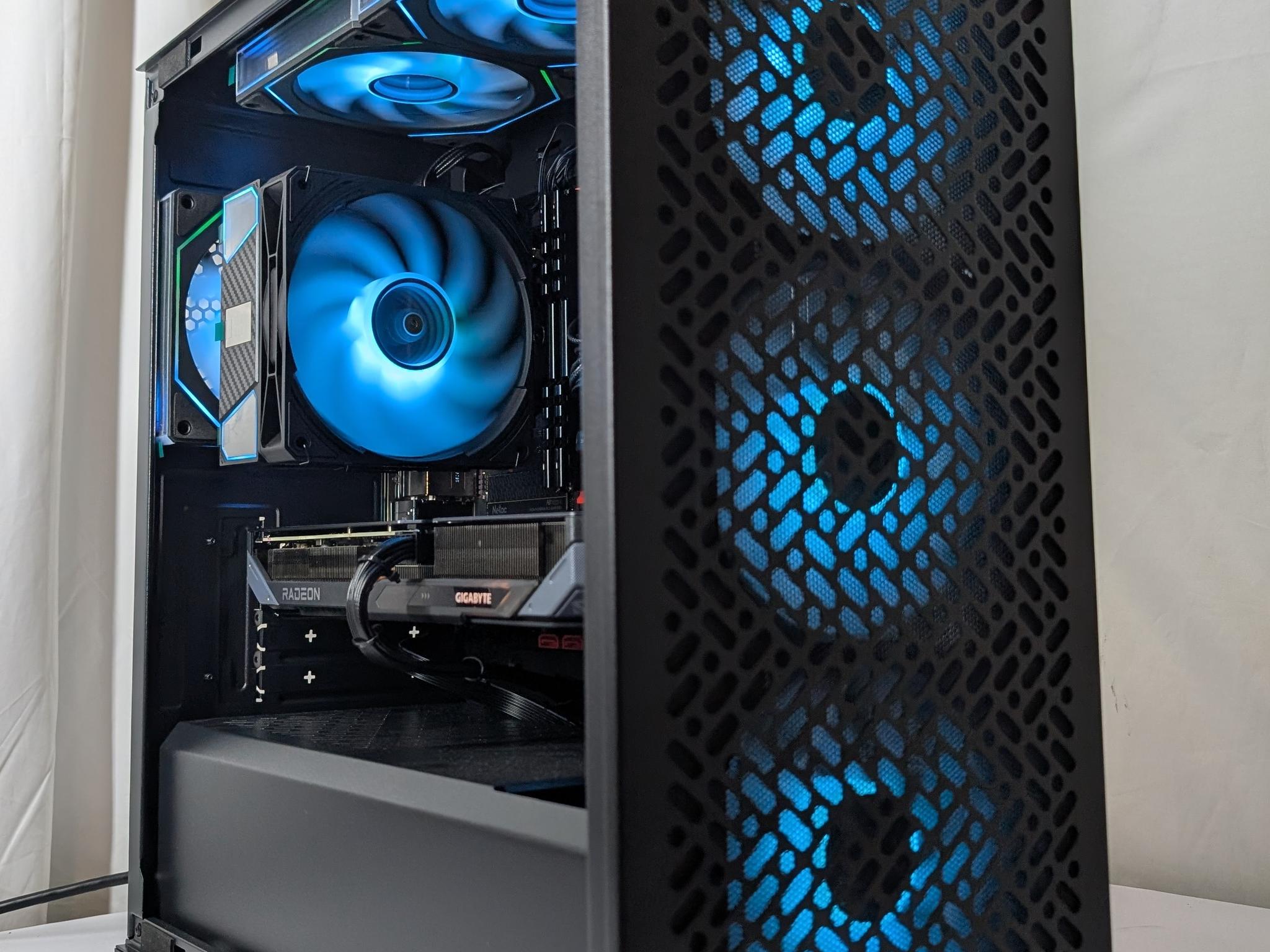 RX 9060XT | RYZEN 5 3600 | 16GB DDR4 | 1TB NVME | 650W