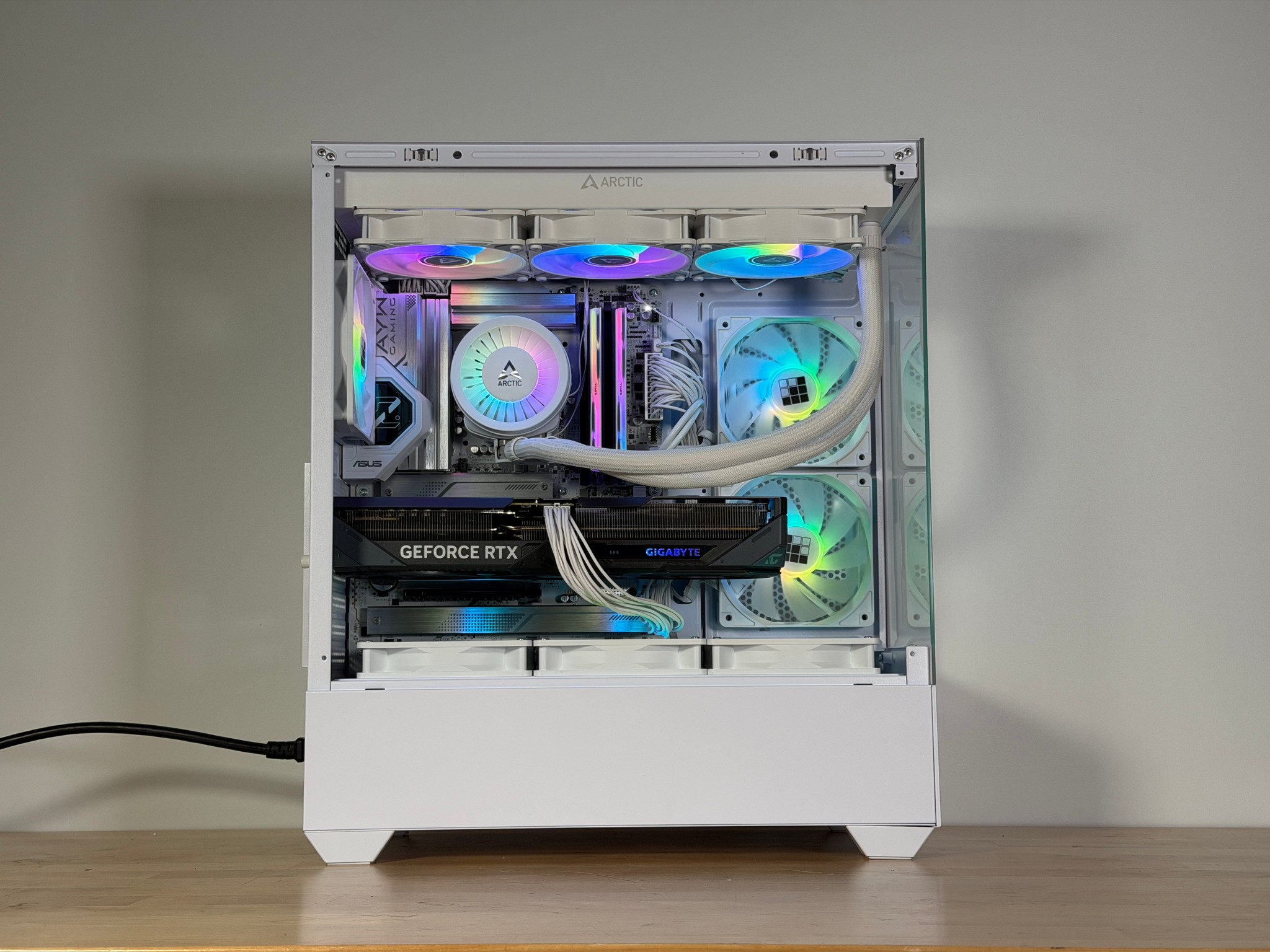 RTX 5070 Intel Core Ultra 7 265k Gaming PC