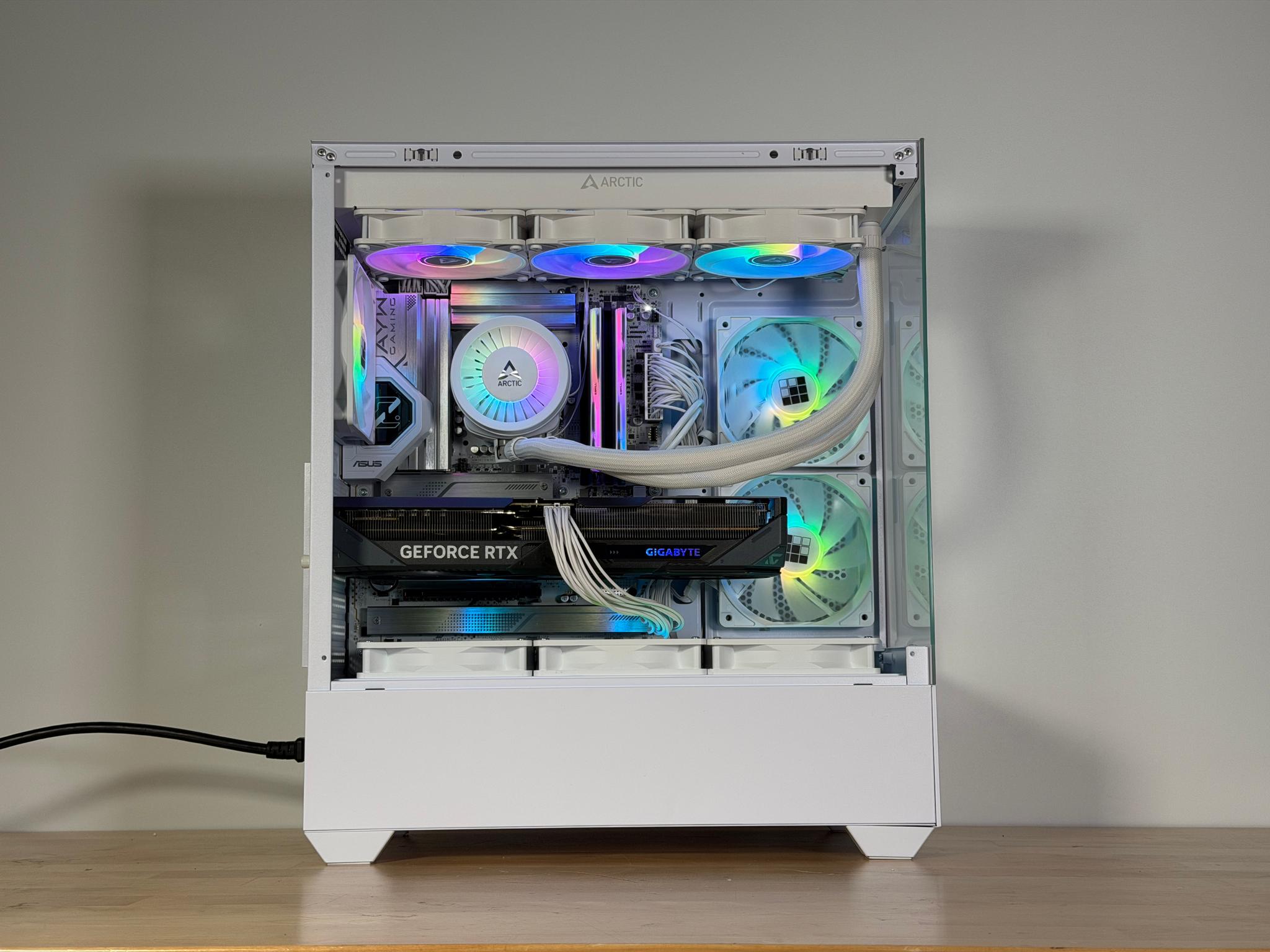 RTX 5070 Intel Core Ultra 7 265k Gaming PC