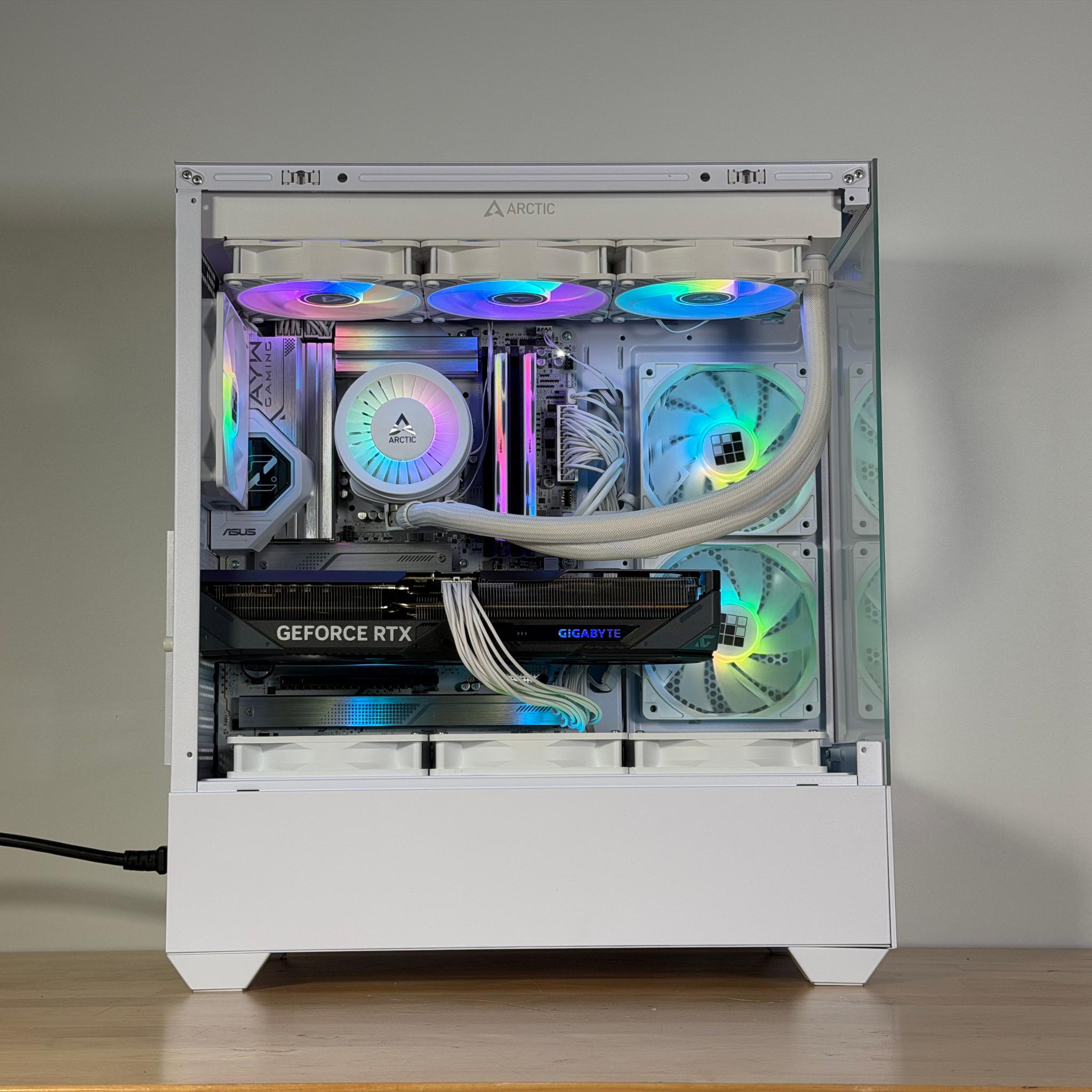 RTX 5070 Intel Core Ultra 7 265k Gaming PC