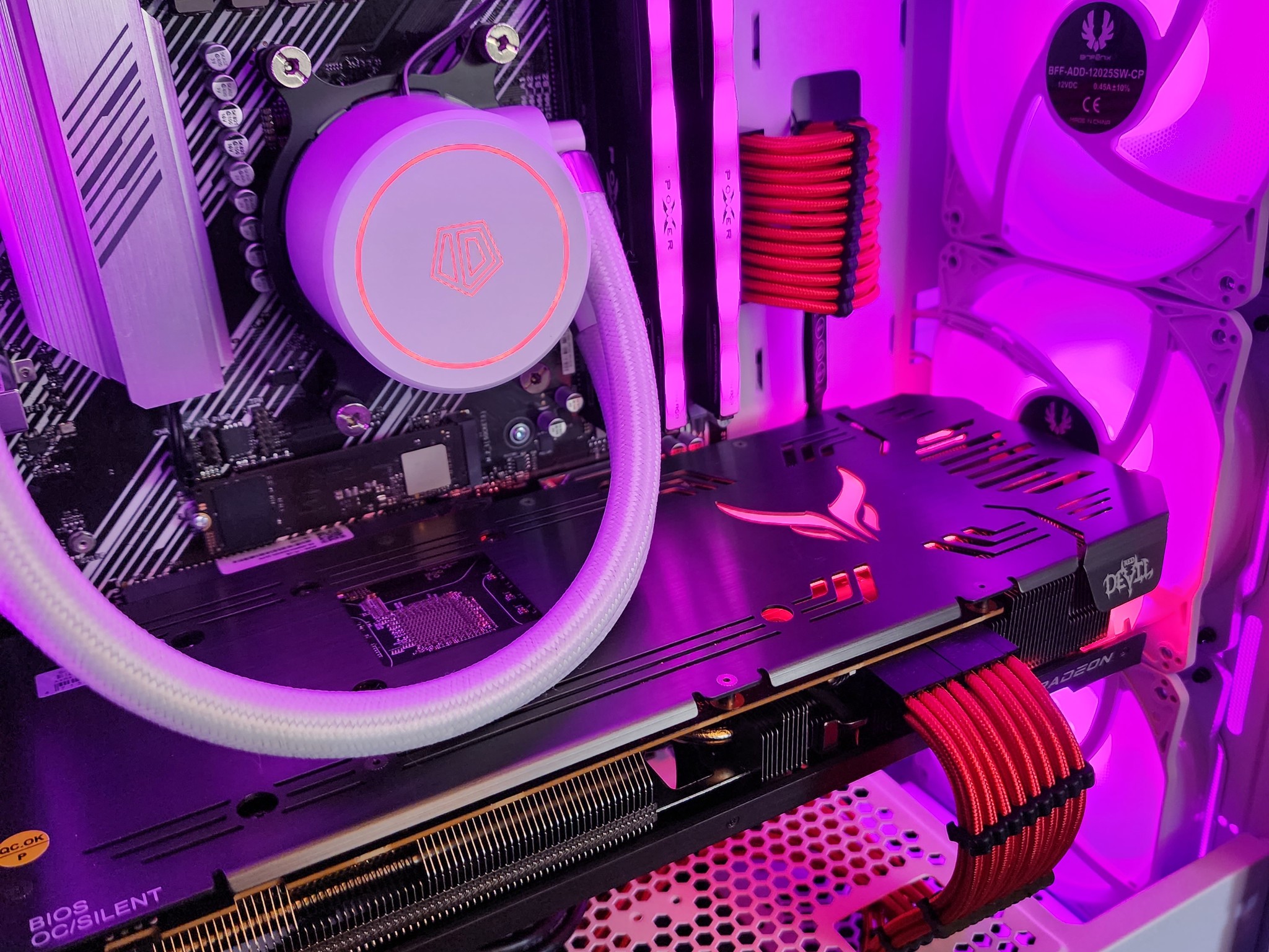 💗🤍💗 Radeon RX 6750 XT // AMD Ryzen 5 5600 // Zenith RGB 16GB 3200MHz // Samsung 980 1TB NVMe