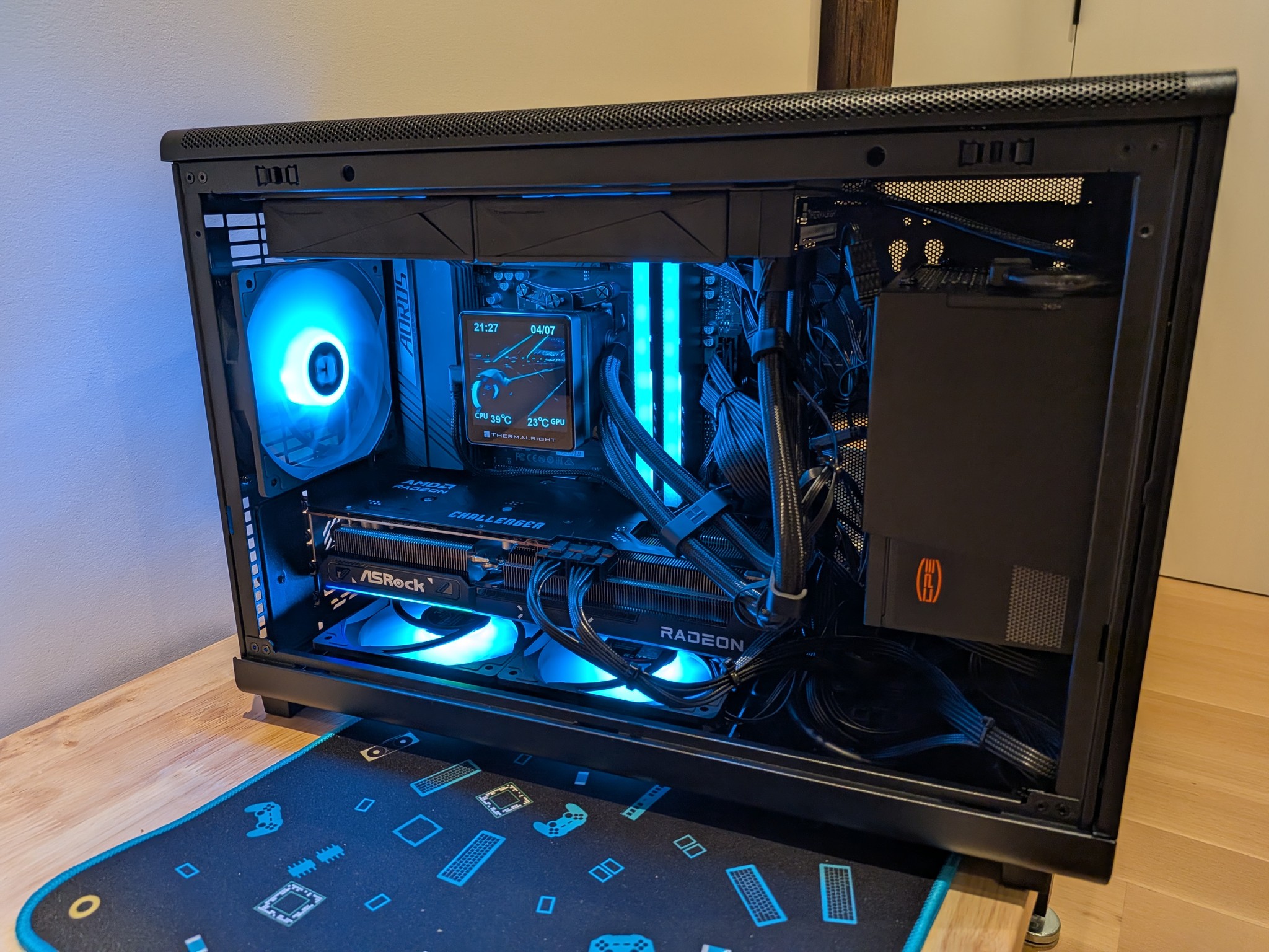 4K Lightcycle - RX 9070, Ryzen 5 7600X3D, 32 GB DDR5 RAM, 1 TB Gen 4 NVME, RGB, Liquid Cooled