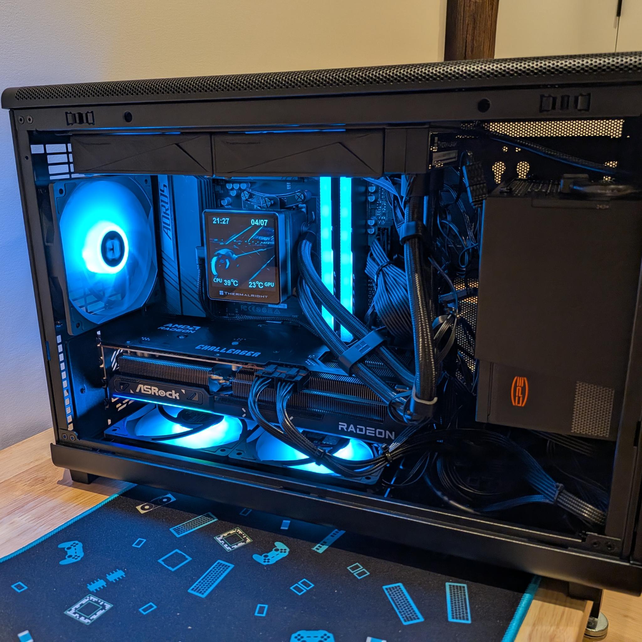 4K Lightcycle - RX 9070, Ryzen 5 7600X3D, 32 GB DDR5 RAM, 1 TB Gen 4 NVME, RGB, Liquid Cooled
