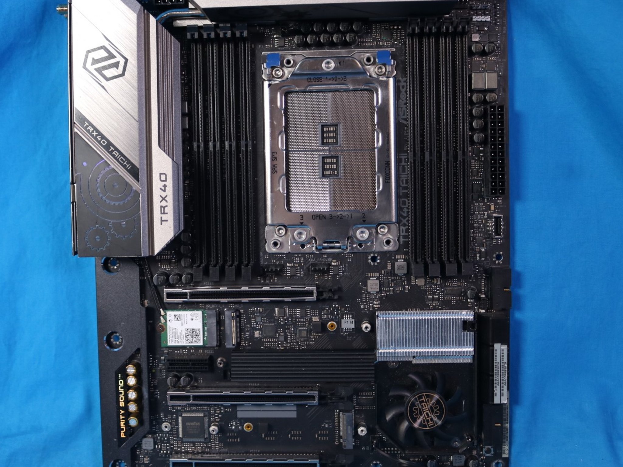 *READ DESC!!!* ASRock TRX40 Taichi AMD Socket sTRX4 DDR4 ATX Desktop Motherboard