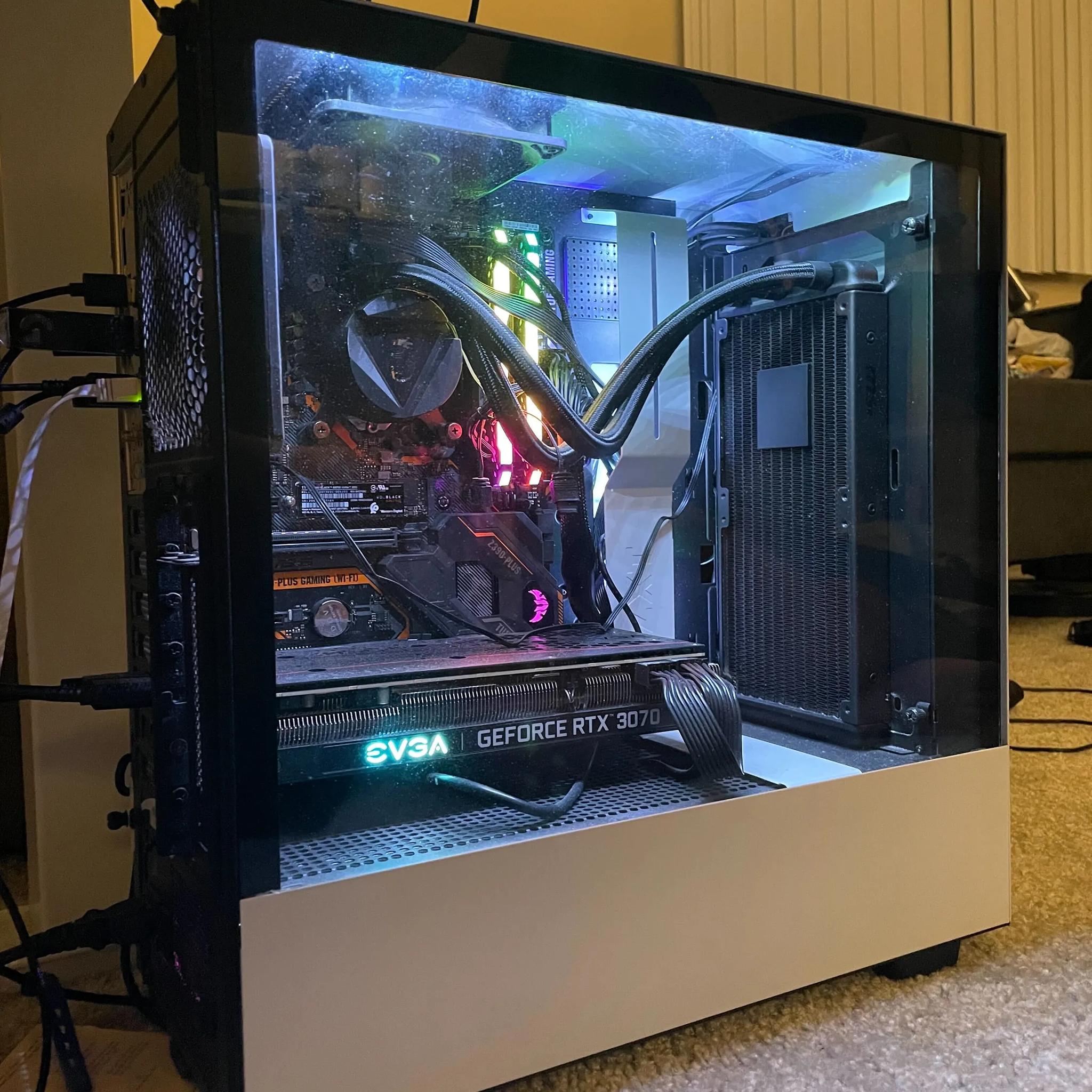 intel i9, RTX 3070, 32gb ram, 1tb ssd