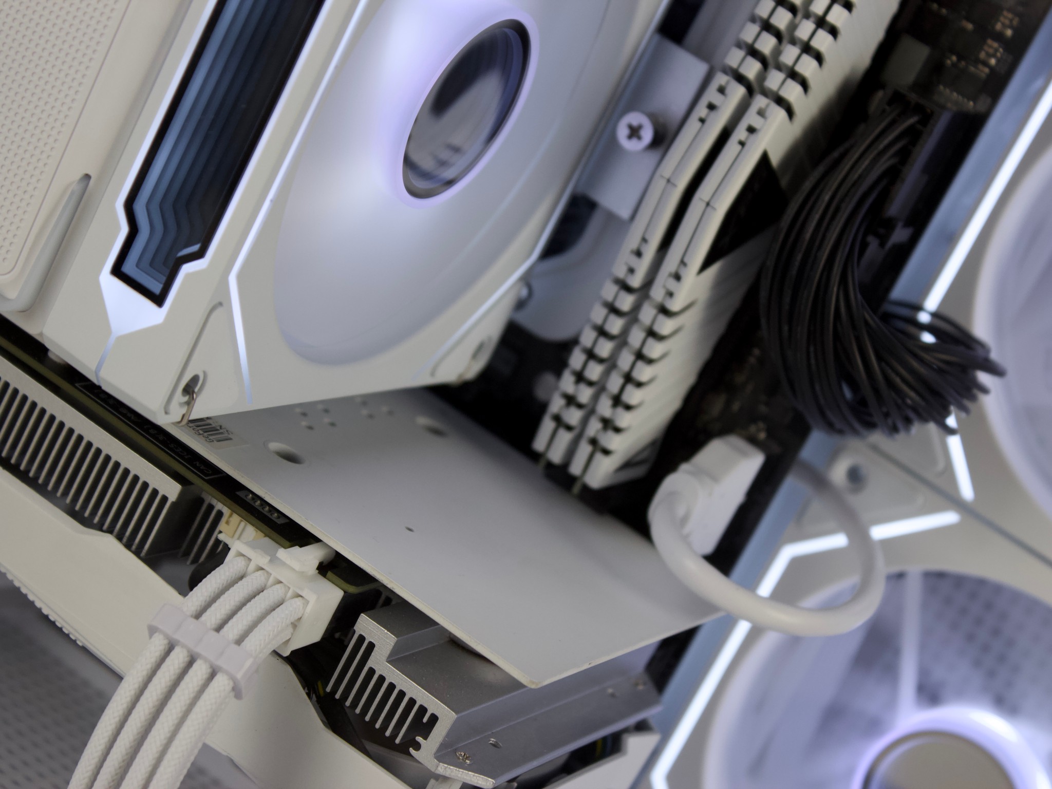 ❄️💎- Budget Whiteout PC | RTX 2060 Super, Ryzen 5 5500, 16GB White RAM, 1TB NVMe SSD ❄️💎