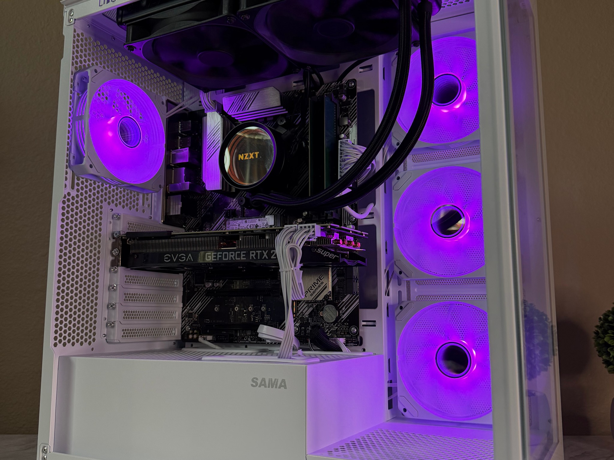 Ryzen 7 2700 | RTX 2070 SUPER | 16 gb ram | 512gb ssd | win 11 home activated