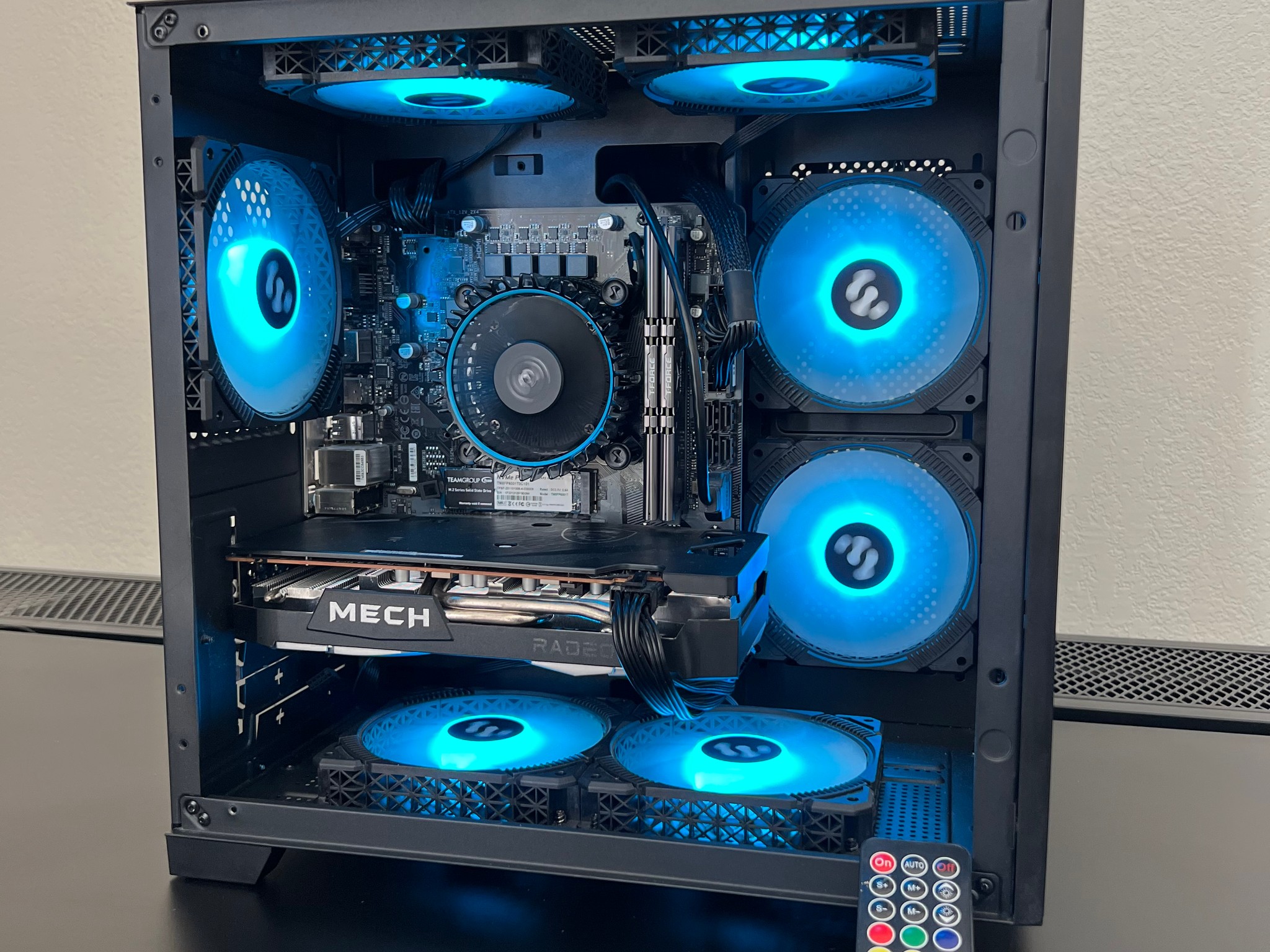 Gaming PC w/ MSI RX 6600 MECH, i3-12100F, 16GB DDR4, 1TB SSD, Windows 11
