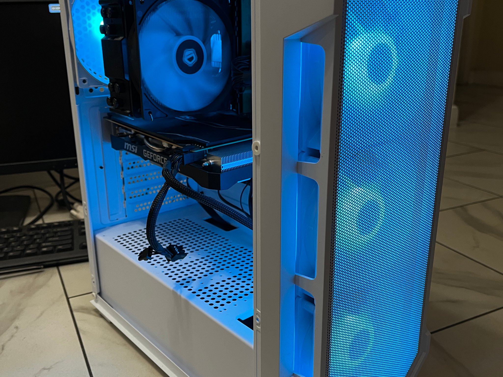 🟠🔥NVIDIA RTX 2070, Intel i7-7700k, 12GB RAM, 500 GB SSD, High Performance RGB Gaming PC 🖥️🟢