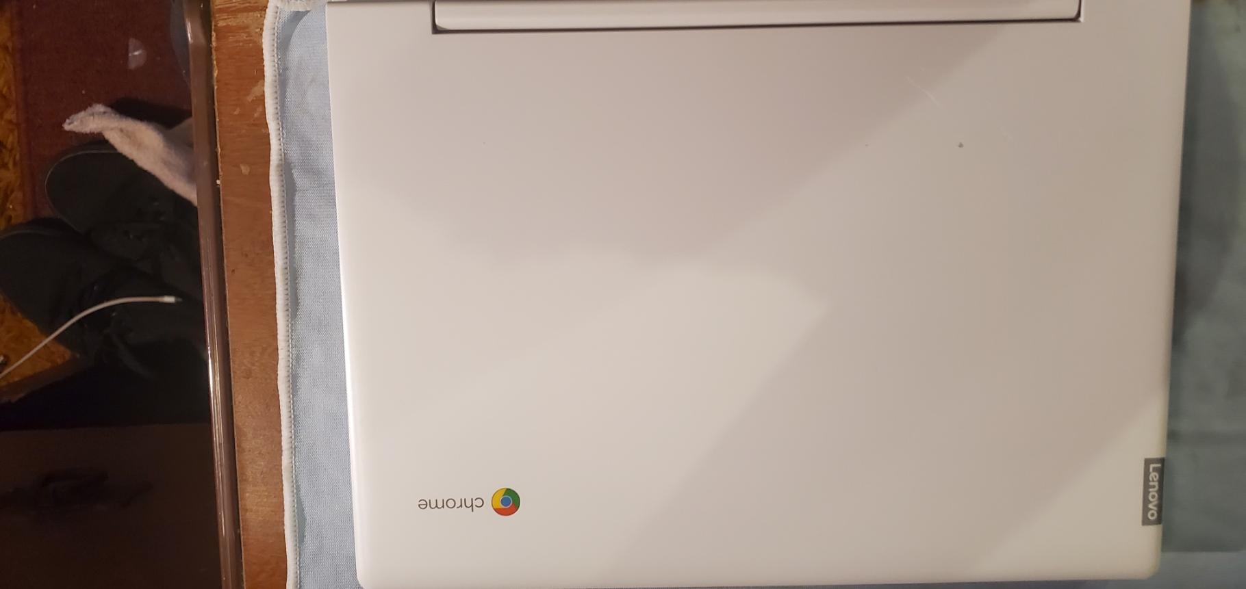 Lenovo IdeaPad C330 2-in-1 Touchscreen Chromebook 11.6" w/ Charger