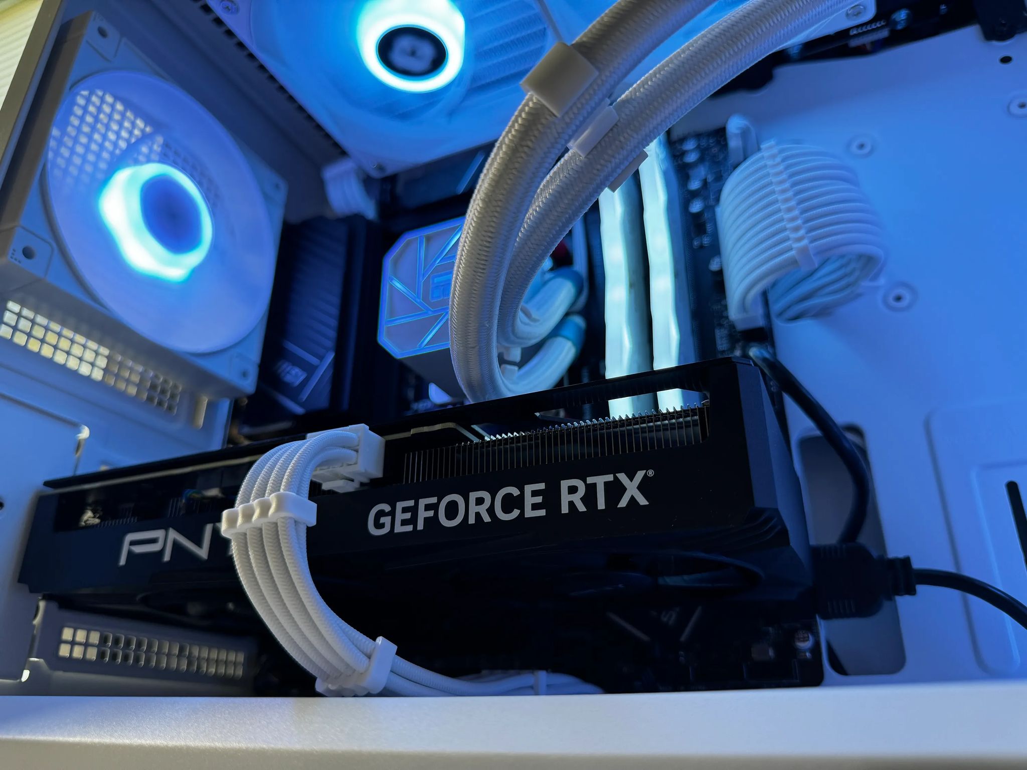 ⚫️SKY⚪️ Gaming PC | AMD Ryzen 5 7600x | 32GB DDR5 | RTX 4070 | 1TB m.2 SSD | Win10 PRO | Wi-Fi