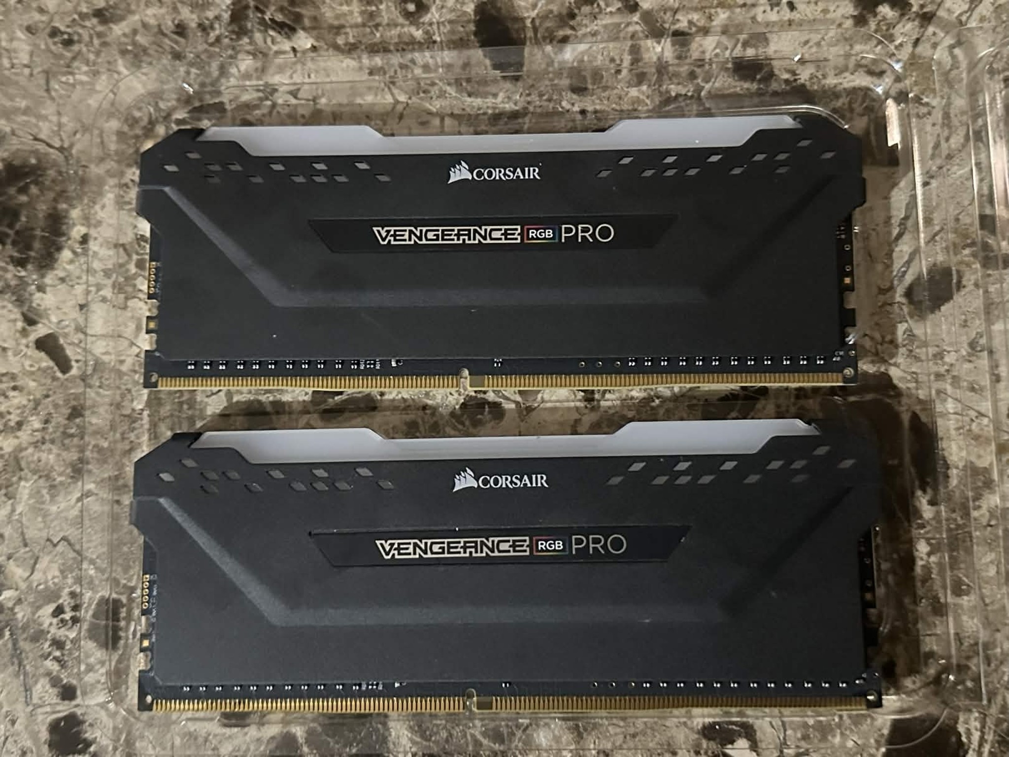 Corsair Vengeance RGB Pro 16GB (2x8GB) DDR4 4000MHz – Tested Working