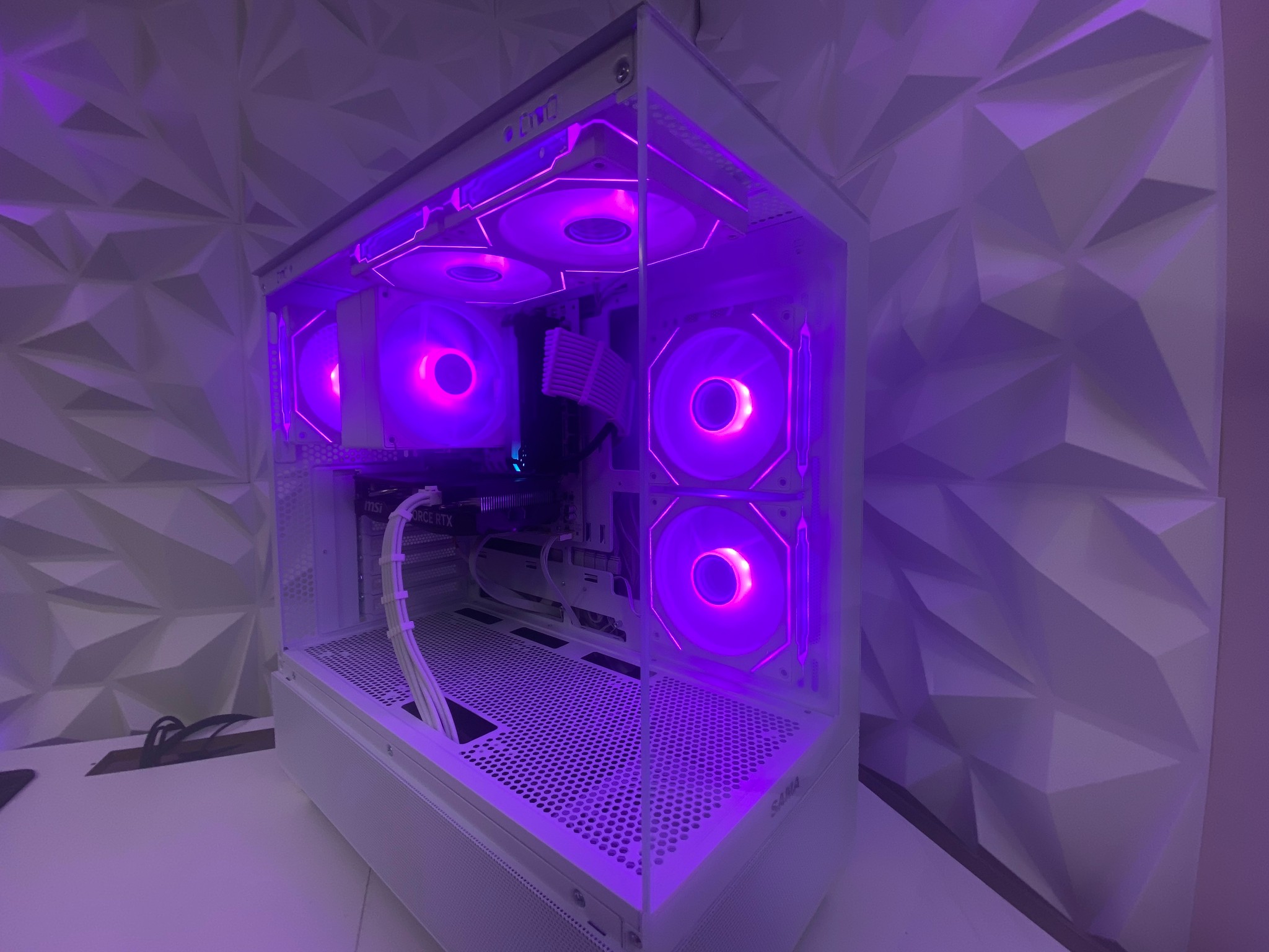 ❄️🧊💎- Whiteout 1440P Gaming PC | RTX 4060 | Ryzen 5 5600X | 32GB RAM | 1TB NVME SSD ❄️🧊💎