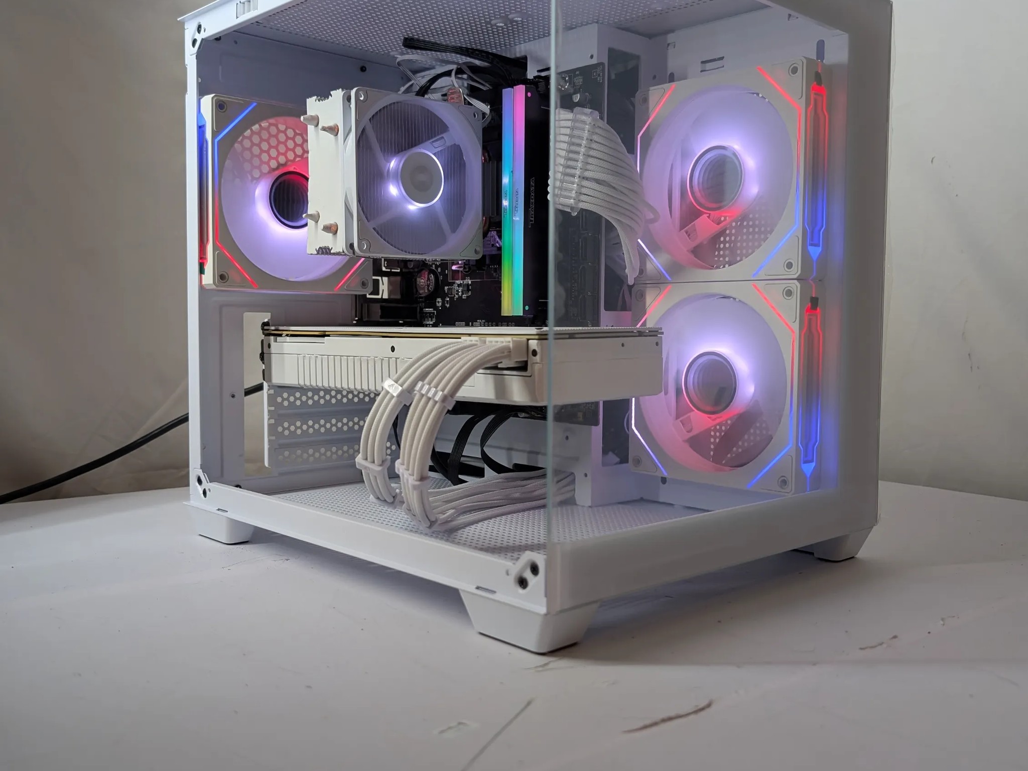 RTX 2080 SUPER | RYZEN 7 3700X | 16GB DDR4 | 500GB NVME