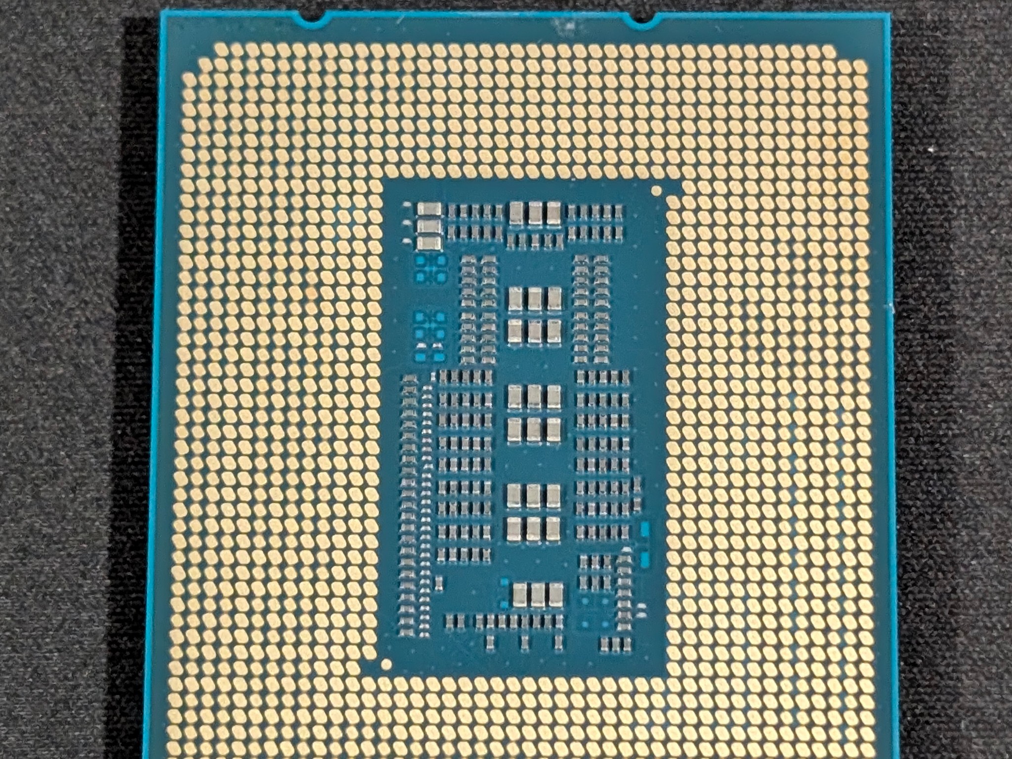 Intel i7-13700K