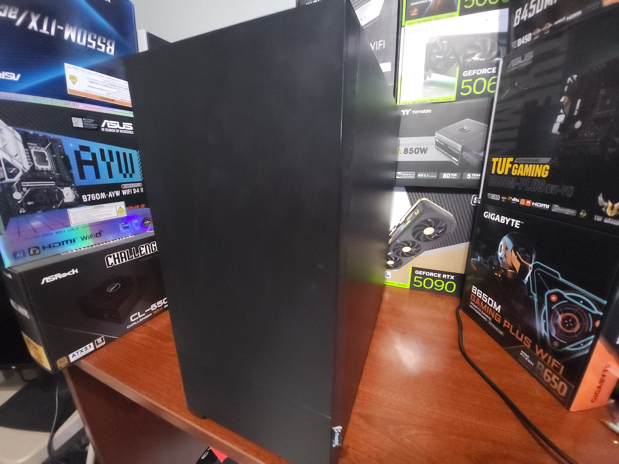 RTX 2070 SUPER | Ryzen 5 5500 | 16GB DDR4 RAM | 512 GB NVME SSD | 650W BRONZE | WIFI & BT