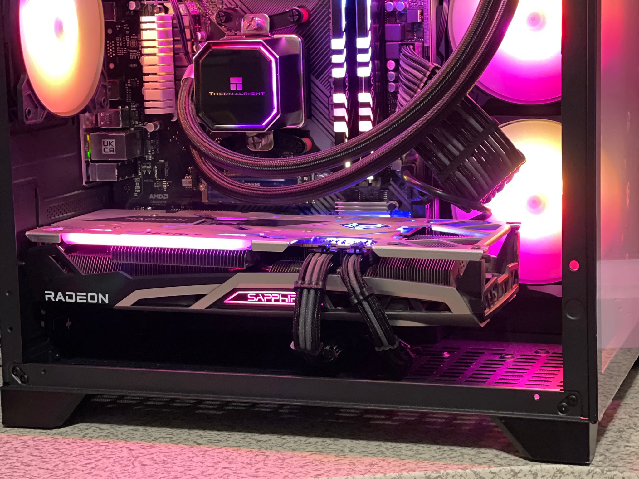 Dark Knight| Ryzen 5 5600X/RX 6700XT