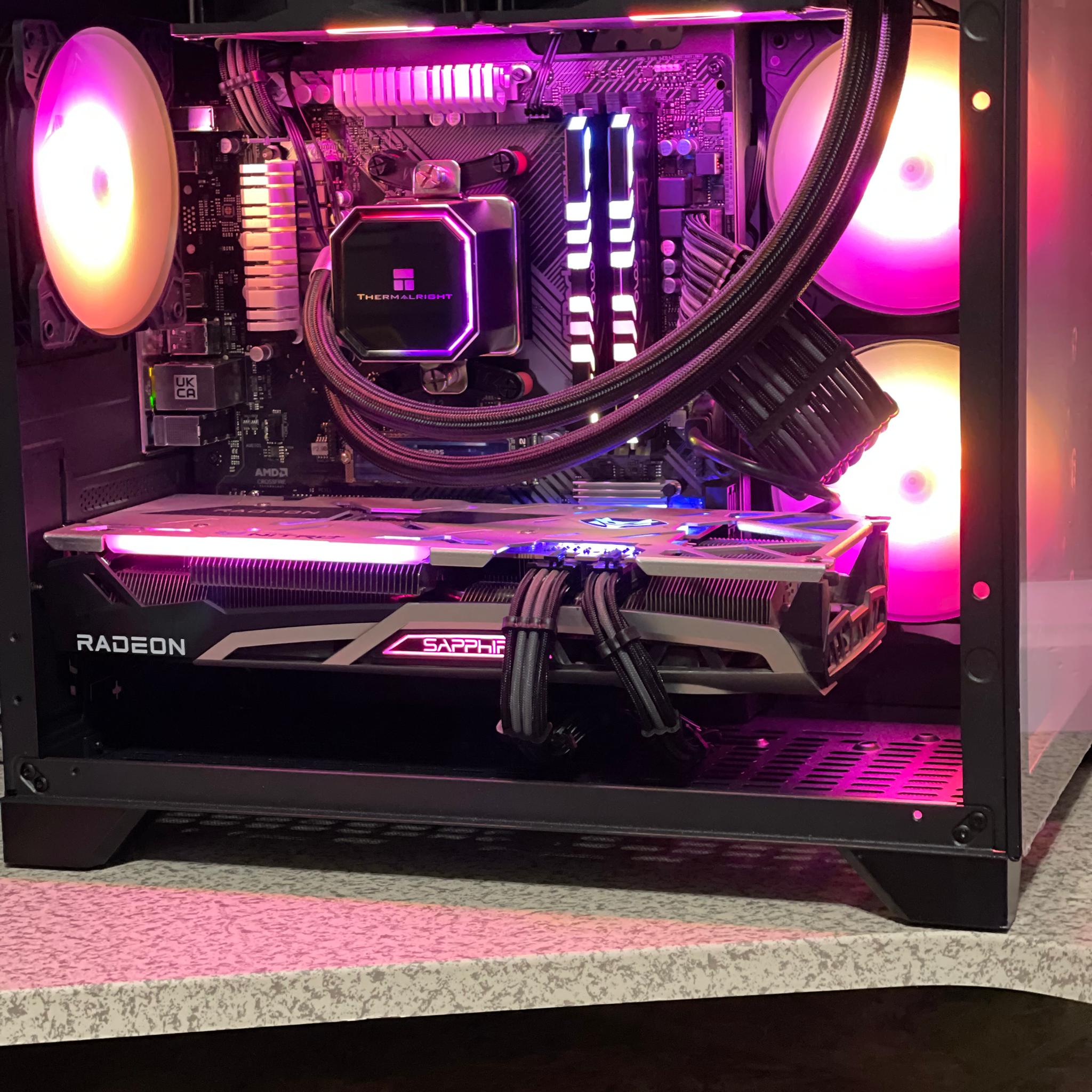 Dark Knight| Ryzen 5 5600X/RX 6700XT
