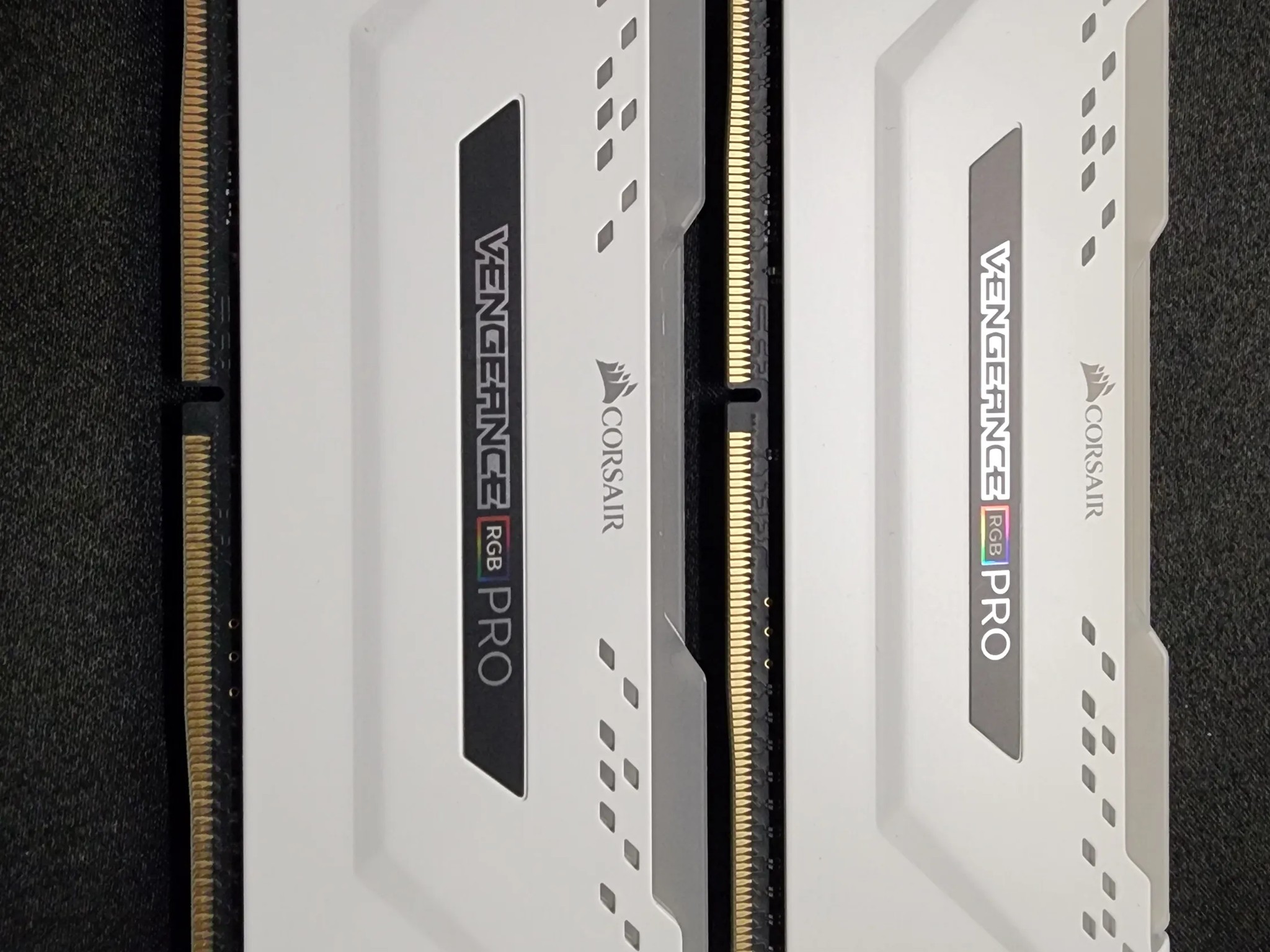 Corsair Vengeance Pro RGB DDR4 3200 MHz 2x8Gb