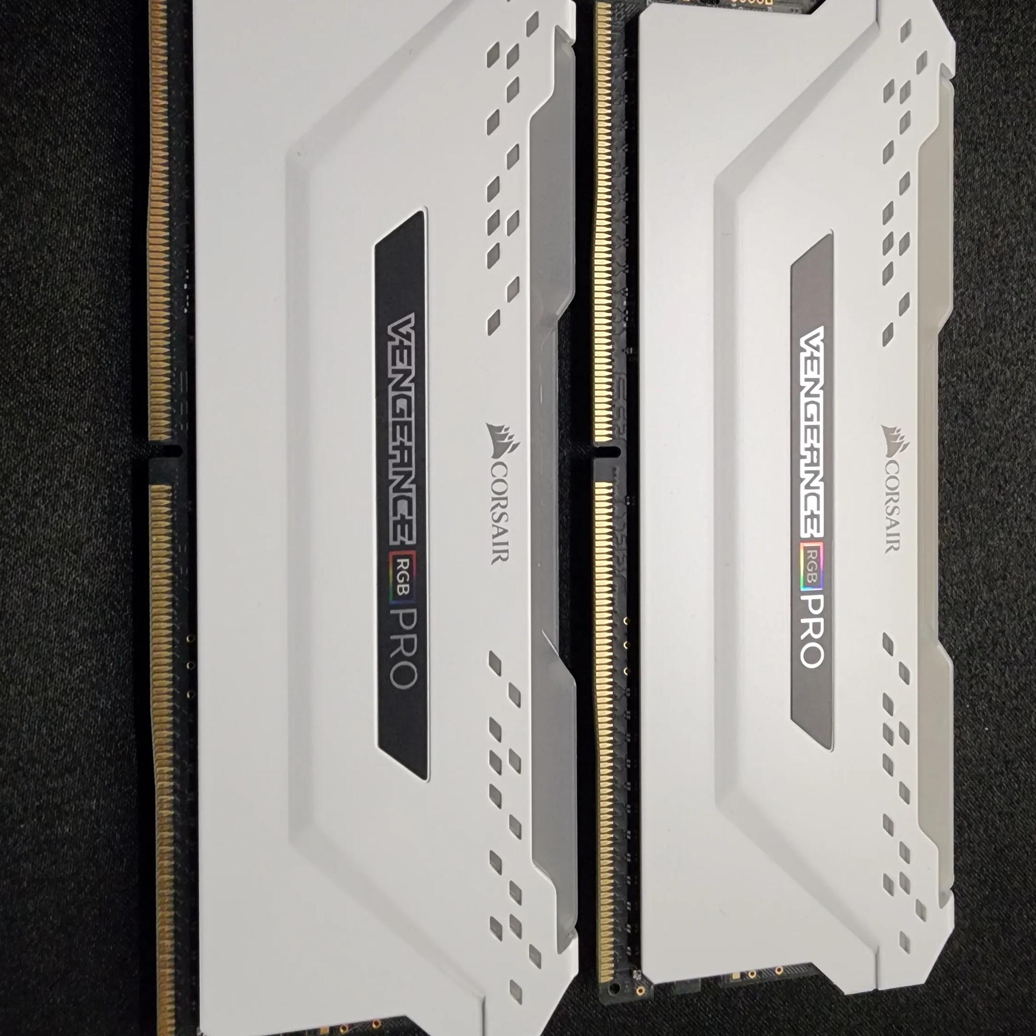 Corsair Vengeance Pro RGB DDR4 3200 MHz 2x8Gb