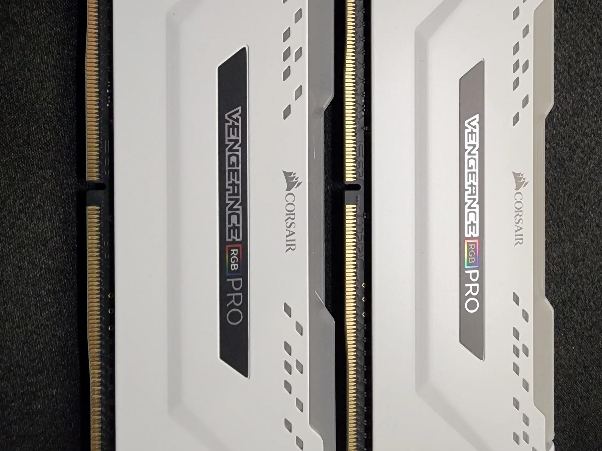 Corsair Vengeance Pro RGB DDR4 3200 MHz 2x8Gb