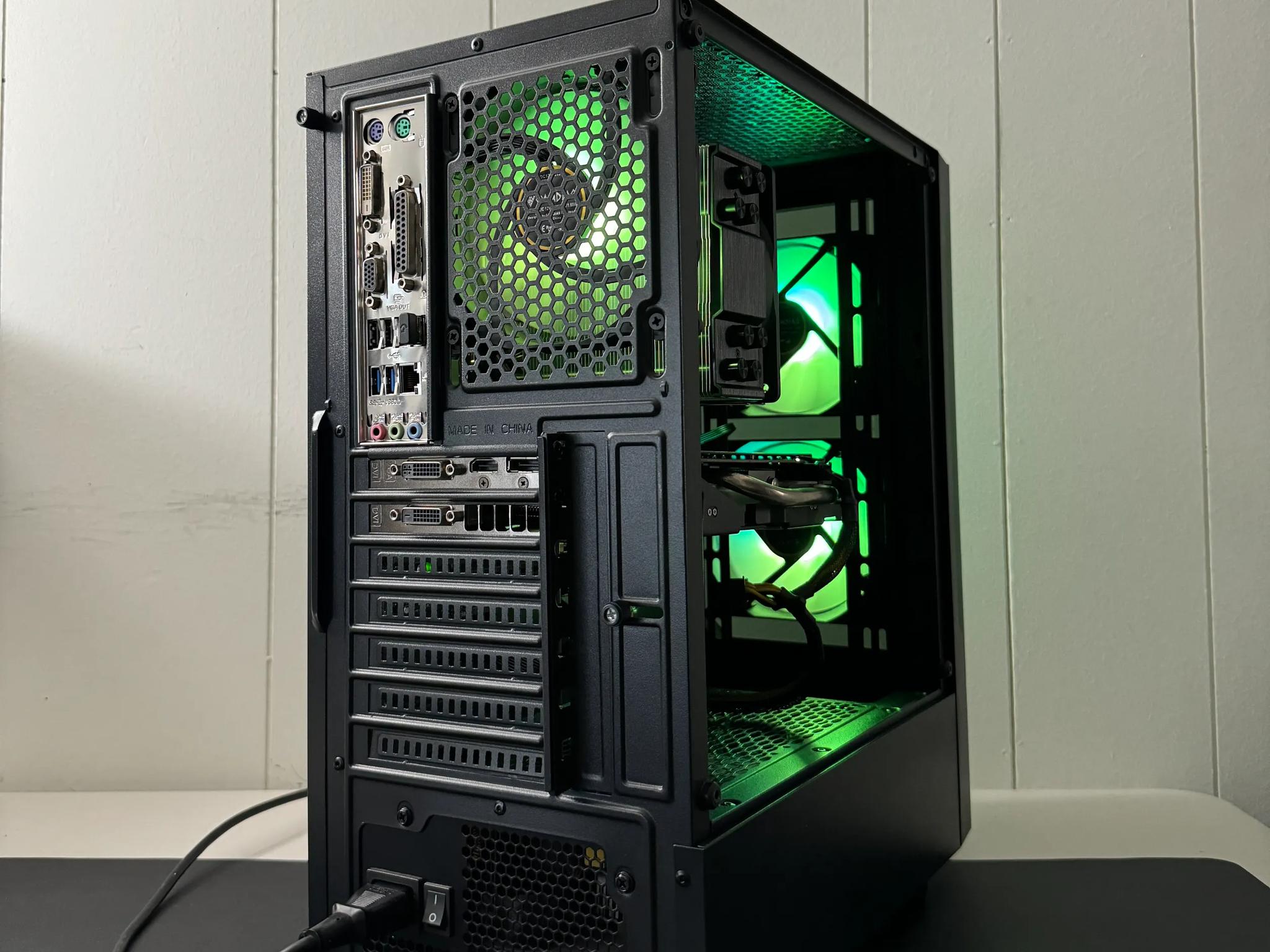 GTX 970 4GB | INTEL i7 4770s | 16GB DDR3 RAM | 256 GB SSD | Black Gaming Computer