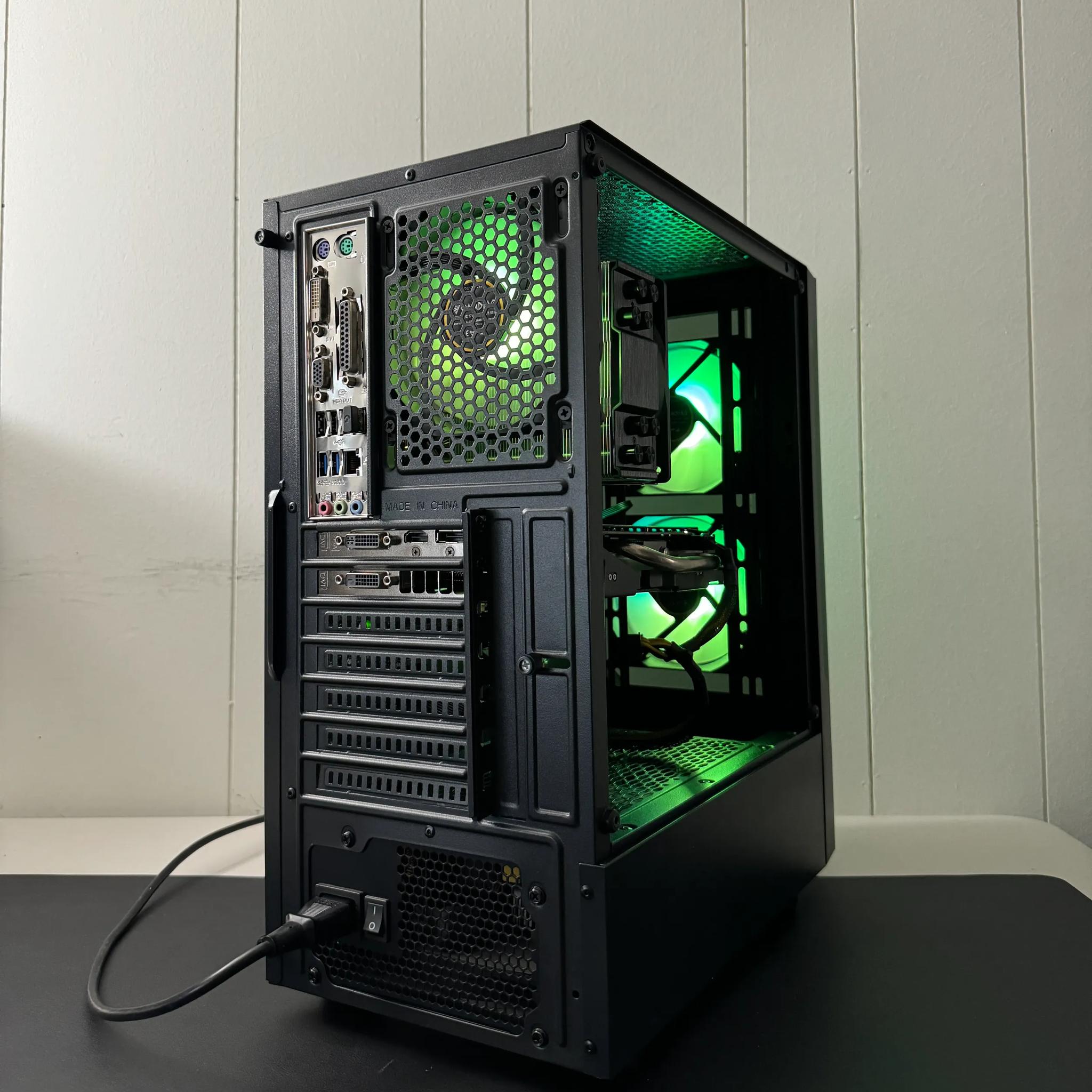 GTX 970 4GB | INTEL i7 4770s | 16GB DDR3 RAM | 256 GB SSD | Black Gaming Computer