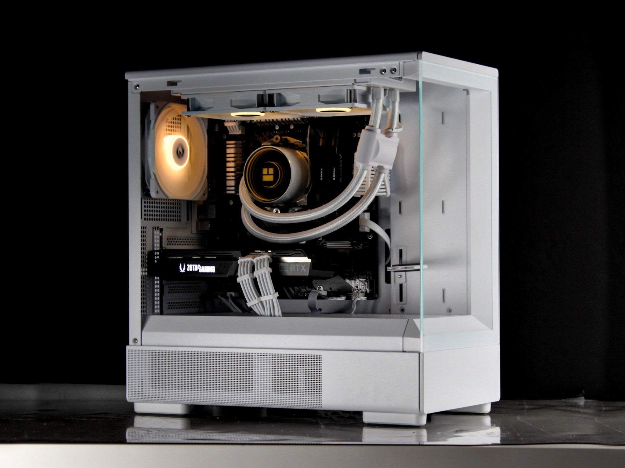 White Gaming PC – RTX 3070, Ryzen 7 3700X, 32GB, 1TB SSD - RGB, WiFi, BlueTooth