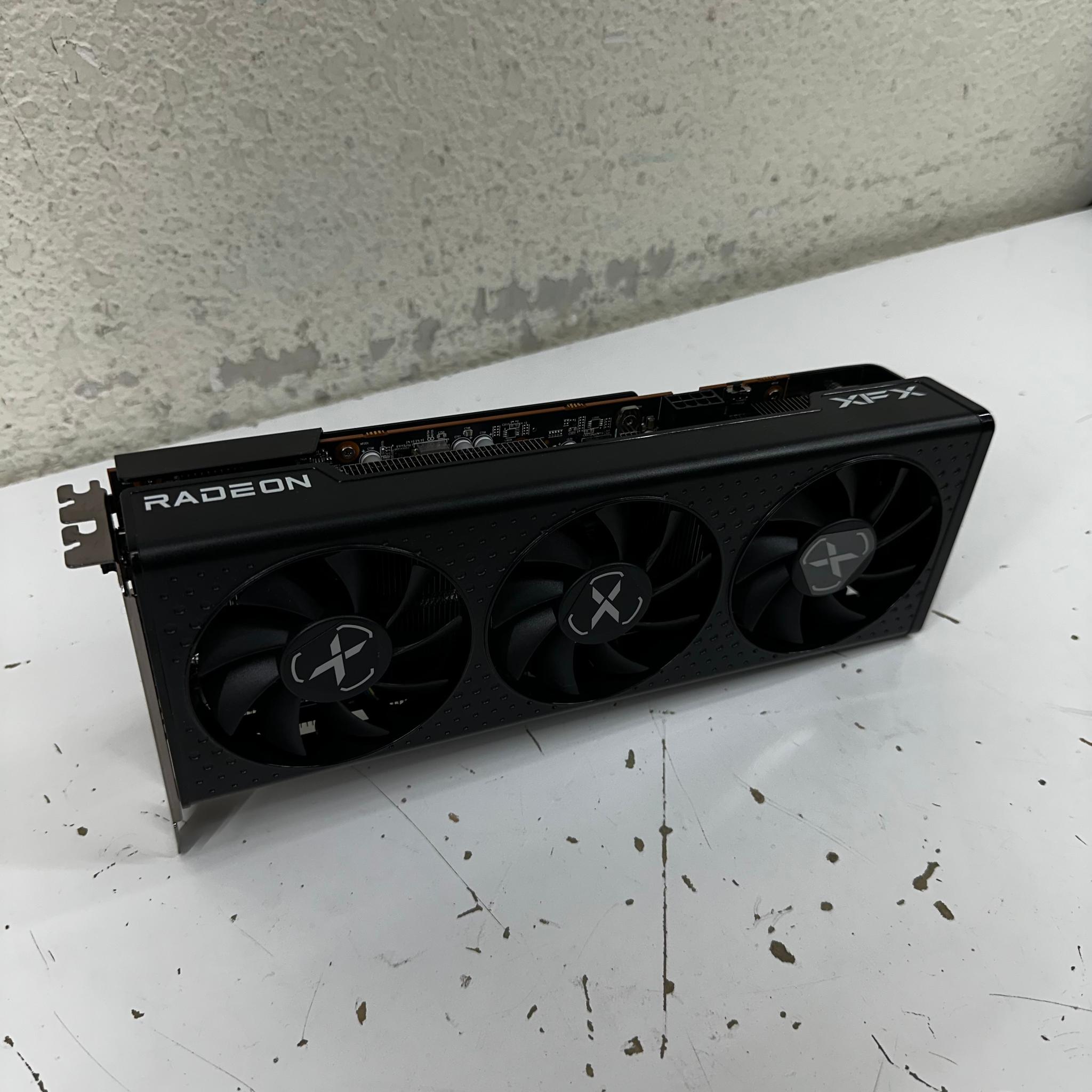 XFX Radeon RX 7600 8GB GDDR6 | AMD Speedster QICK308